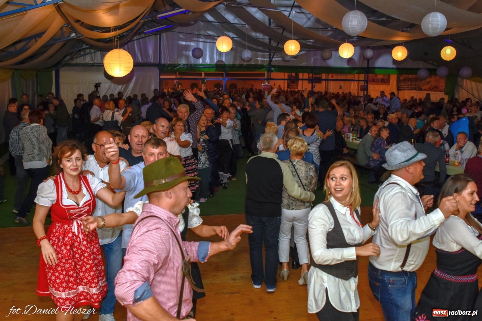 Zdjęcie w galerii na portalu naszraciborz.pl: Piwosze świętują. W Monachium i... w Szymocicach wiadomości z regionu