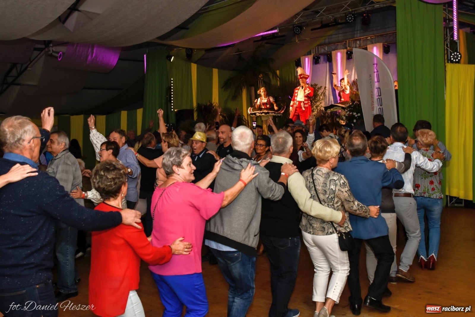 Zdjęcie w galerii na portalu naszraciborz.pl: Piwosze świętują. W Monachium i... w Szymocicach wiadomości z regionu