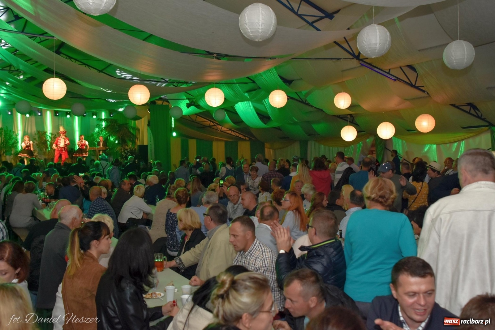 Zdjęcie w galerii na portalu naszraciborz.pl: Piwosze świętują. W Monachium i... w Szymocicach wiadomości z regionu