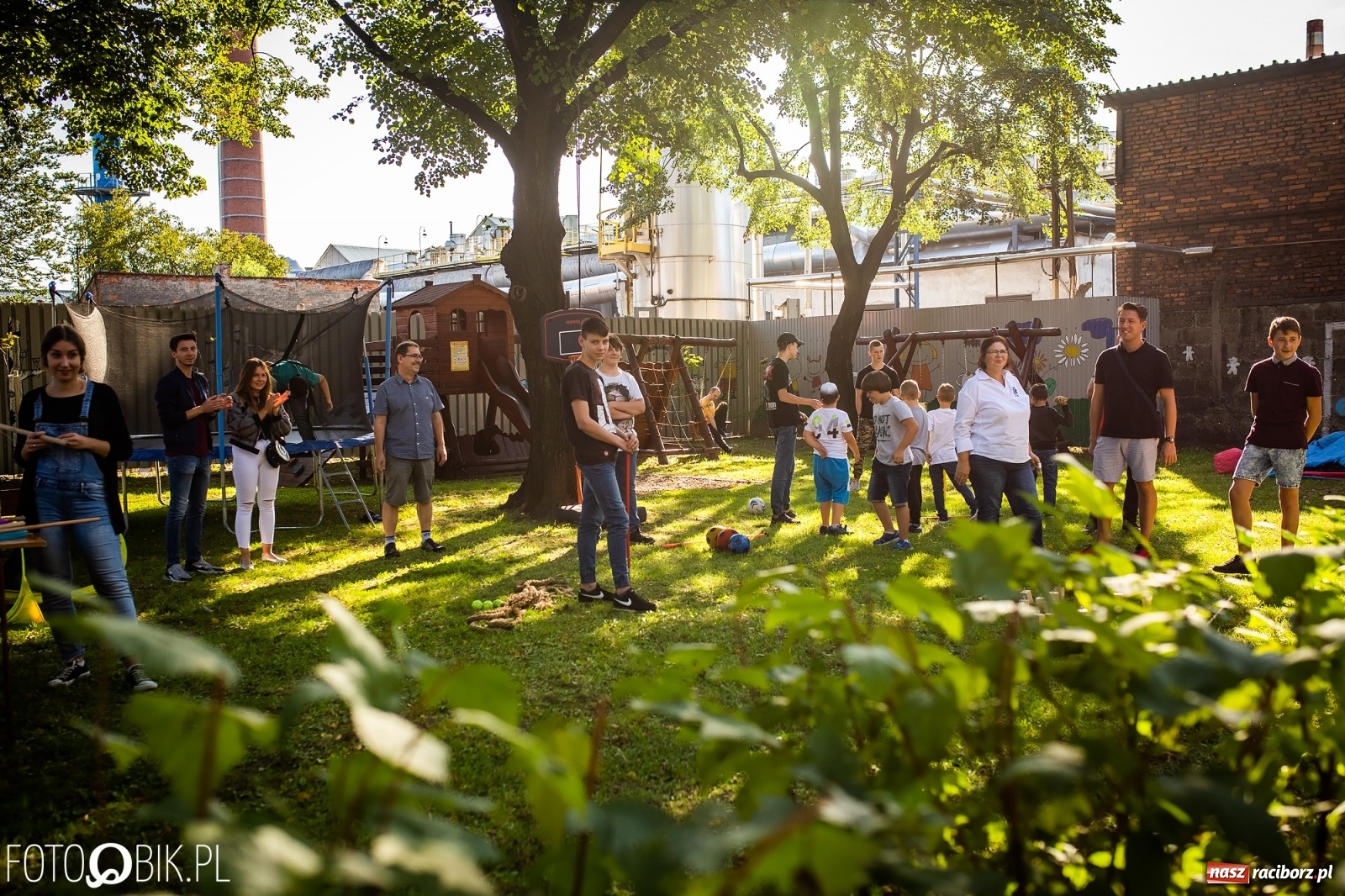 Zdjęcie w galerii na portalu naszraciborz.pl: Piknik Rodzinny Stowarzyszenia Spektrum wiadomości z regionu