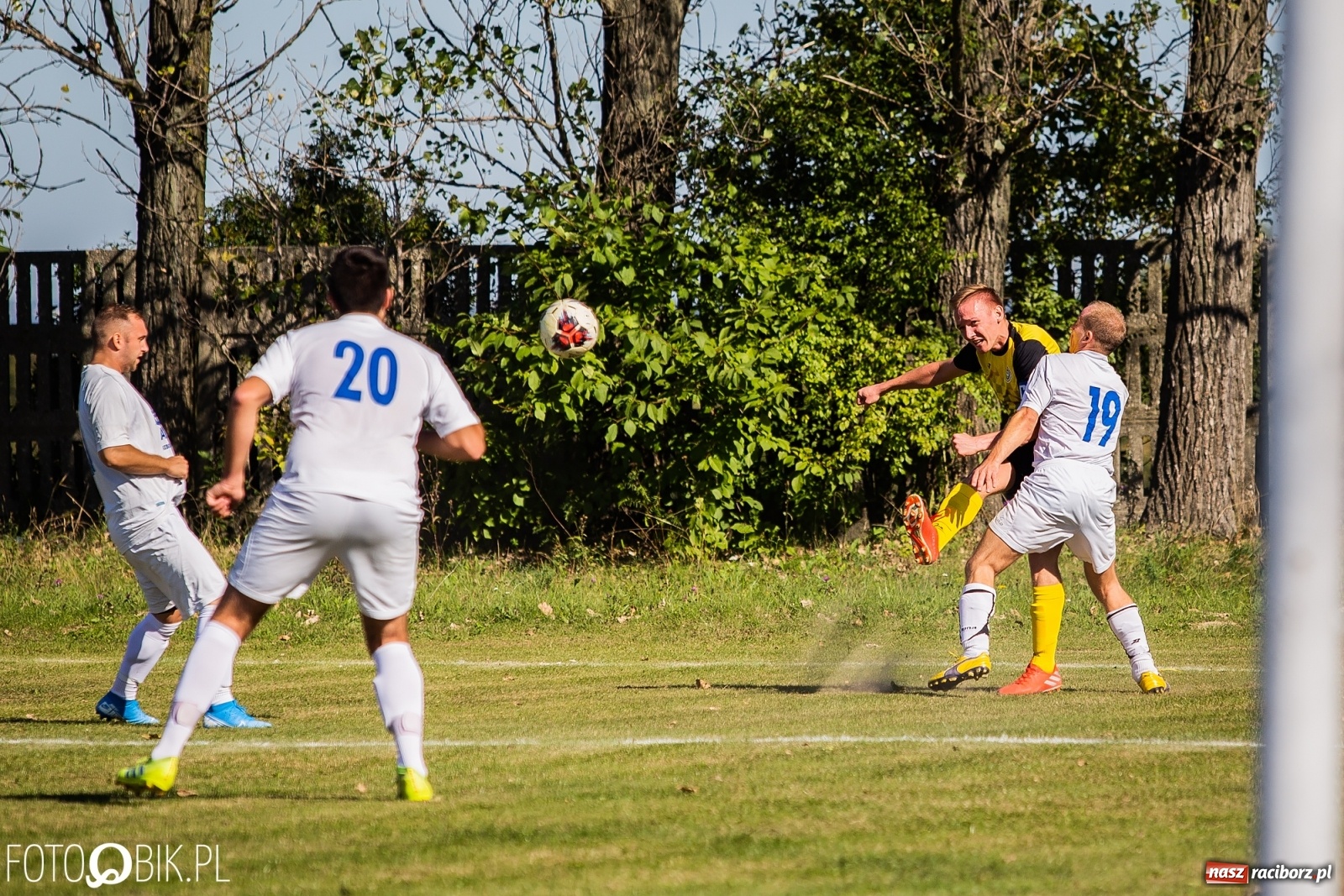 Zdjęcie w galerii na portalu naszraciborz.pl: C klasa. Kapitan pokazał jak strzelać. Wypoczynek górą w Owsiszczach [FOTO] wiadomości z regionu