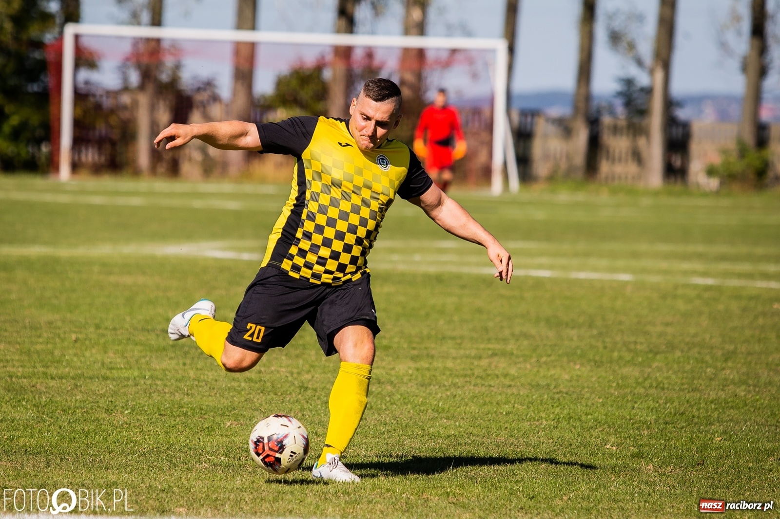 Zdjęcie w galerii na portalu naszraciborz.pl: C klasa. Kapitan pokazał jak strzelać. Wypoczynek górą w Owsiszczach [FOTO] wiadomości z regionu