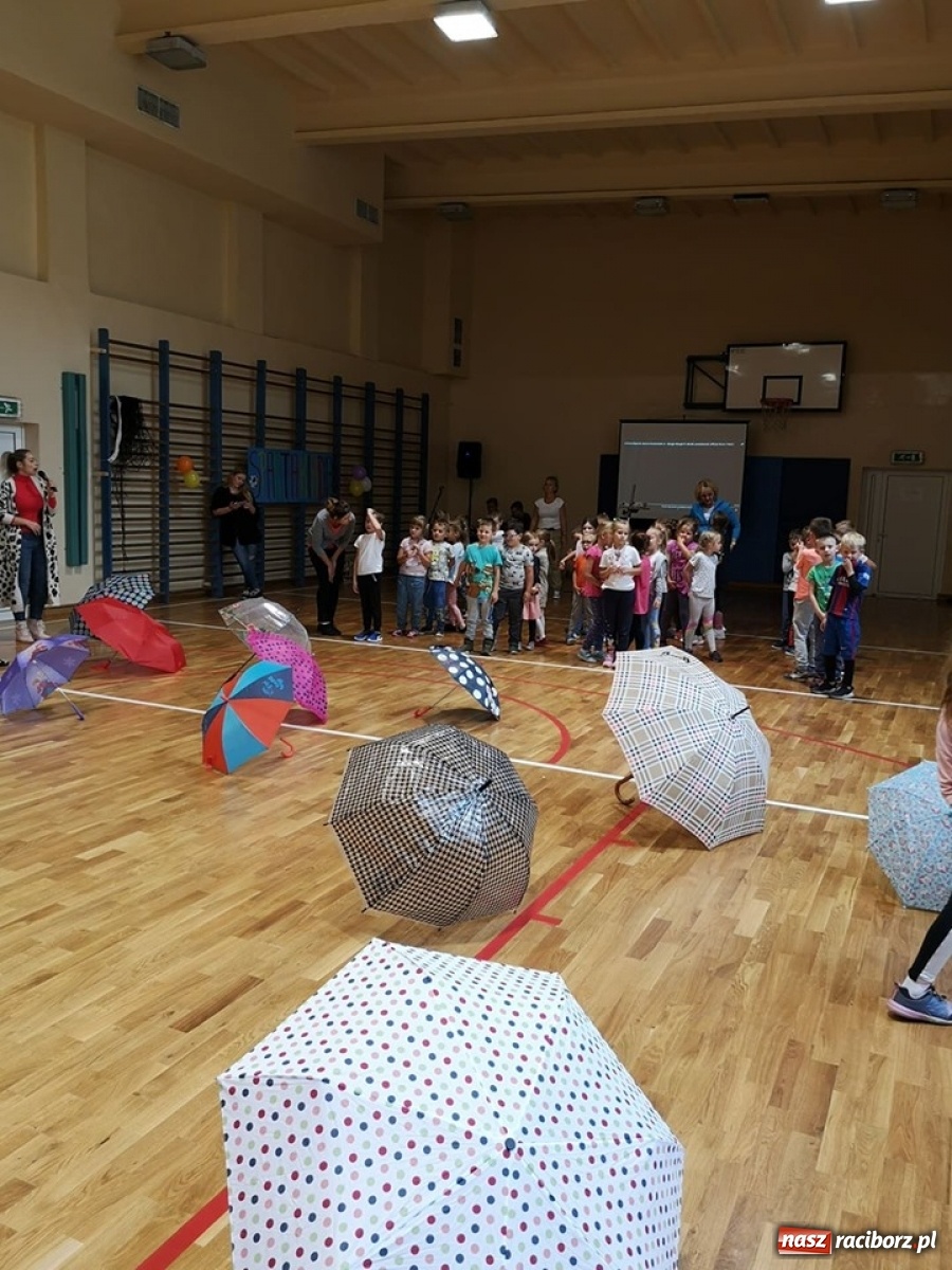 Zdjęcie w galerii na portalu naszraciborz.pl: Szkolna spartakiada w SP 4  wiadomości z regionu