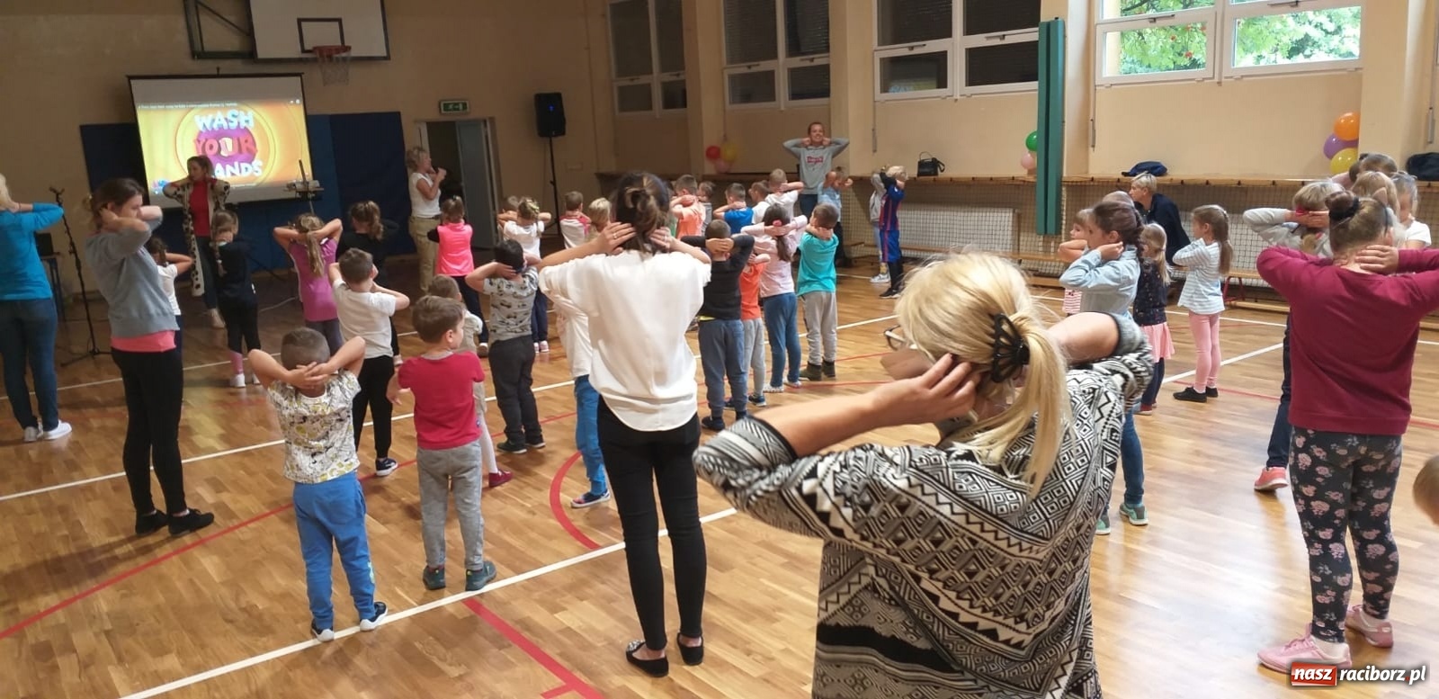 Zdjęcie w galerii na portalu naszraciborz.pl: Szkolna spartakiada w SP 4  wiadomości z regionu