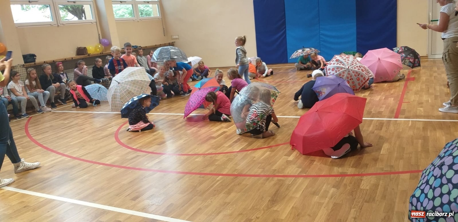 Zdjęcie w galerii na portalu naszraciborz.pl: Szkolna spartakiada w SP 4  wiadomości z regionu