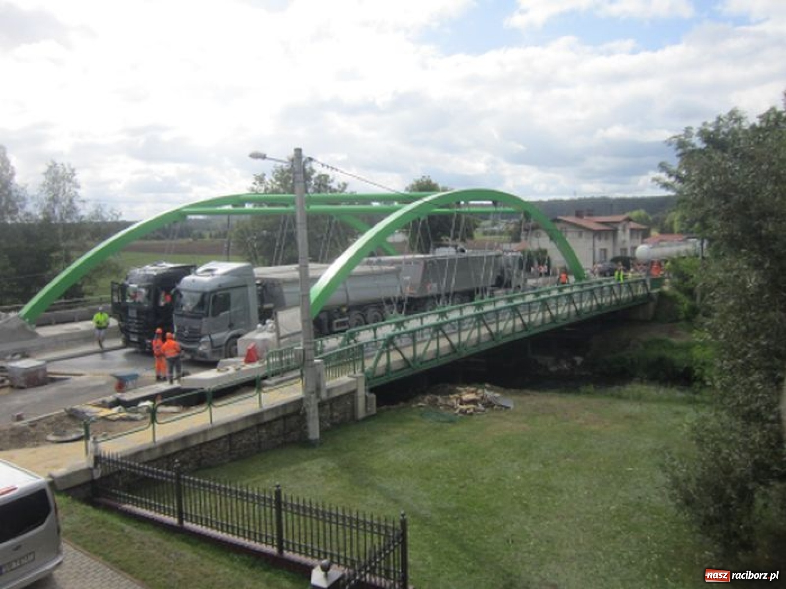 Zdjęcie w galerii na portalu naszraciborz.pl: Nowy most w Rudach po próbach wytrzymałościowych [FOTO]  wiadomości z regionu