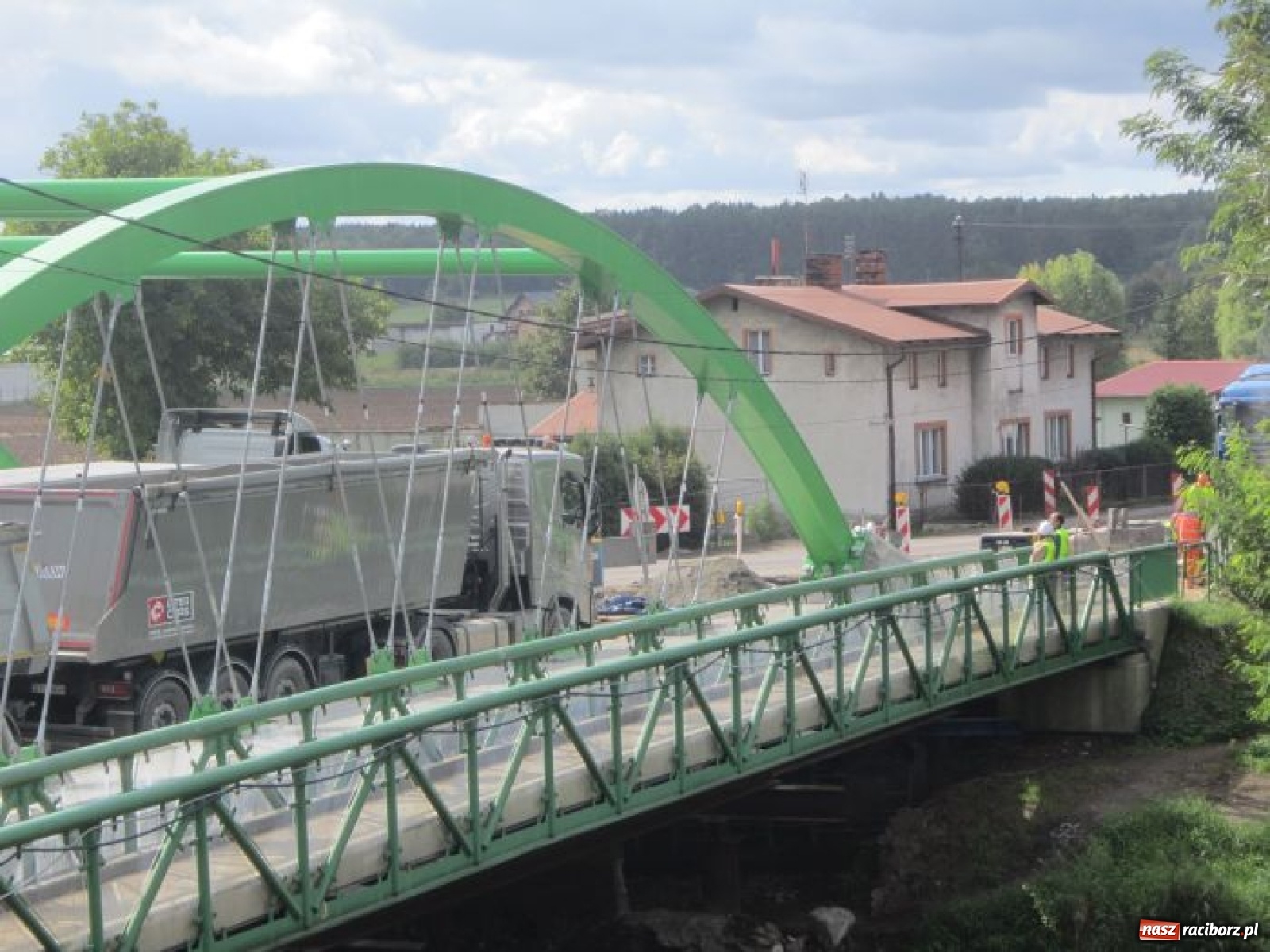 Zdjęcie w galerii na portalu naszraciborz.pl: Nowy most w Rudach po próbach wytrzymałościowych [FOTO]  wiadomości z regionu