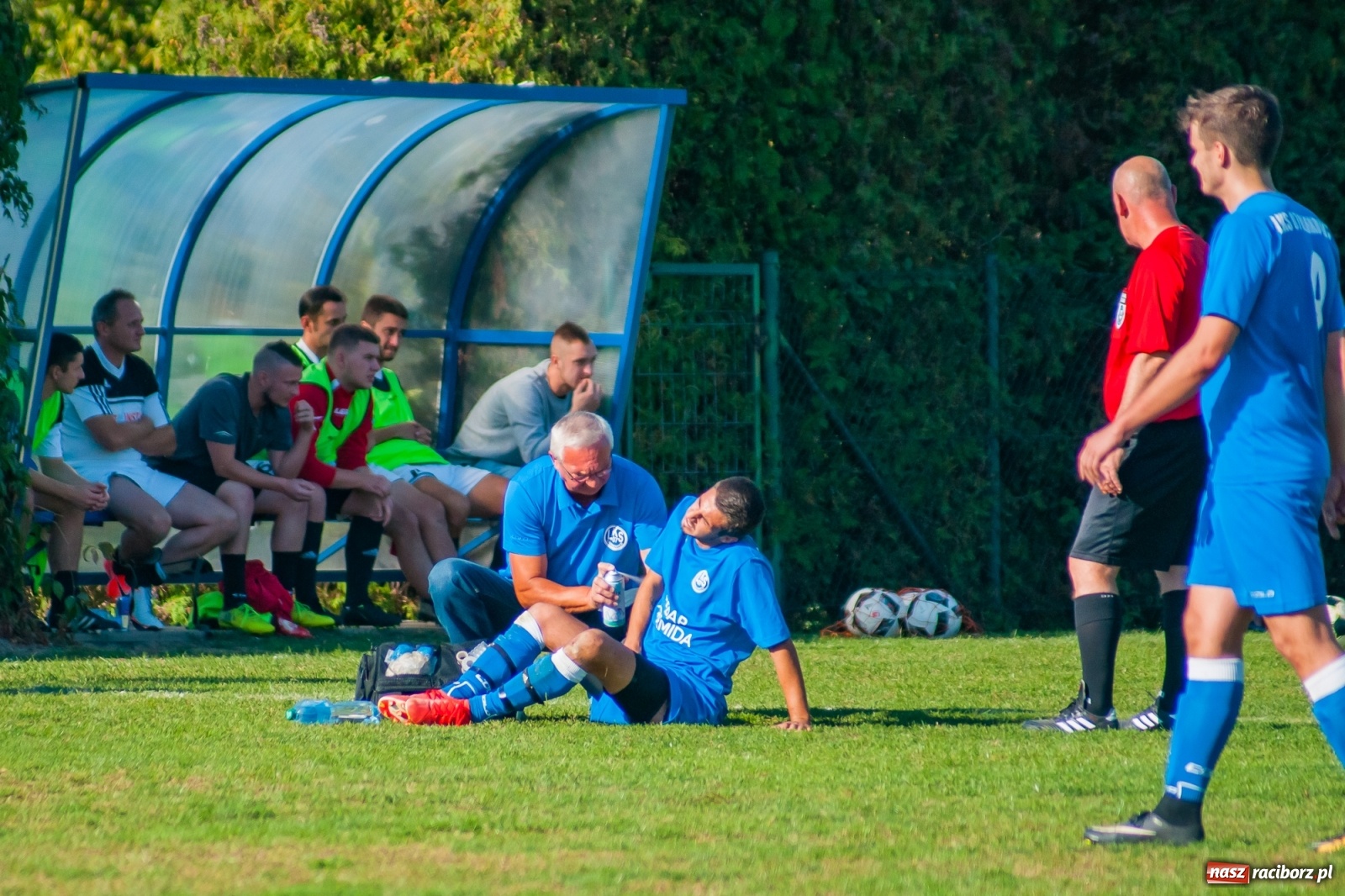 Zdjęcie w galerii na portalu naszraciborz.pl: Nerwowo i czerwono w Markowicach. Zgoda z kompletem punktów [FOTO i WIDEO] wiadomości z regionu