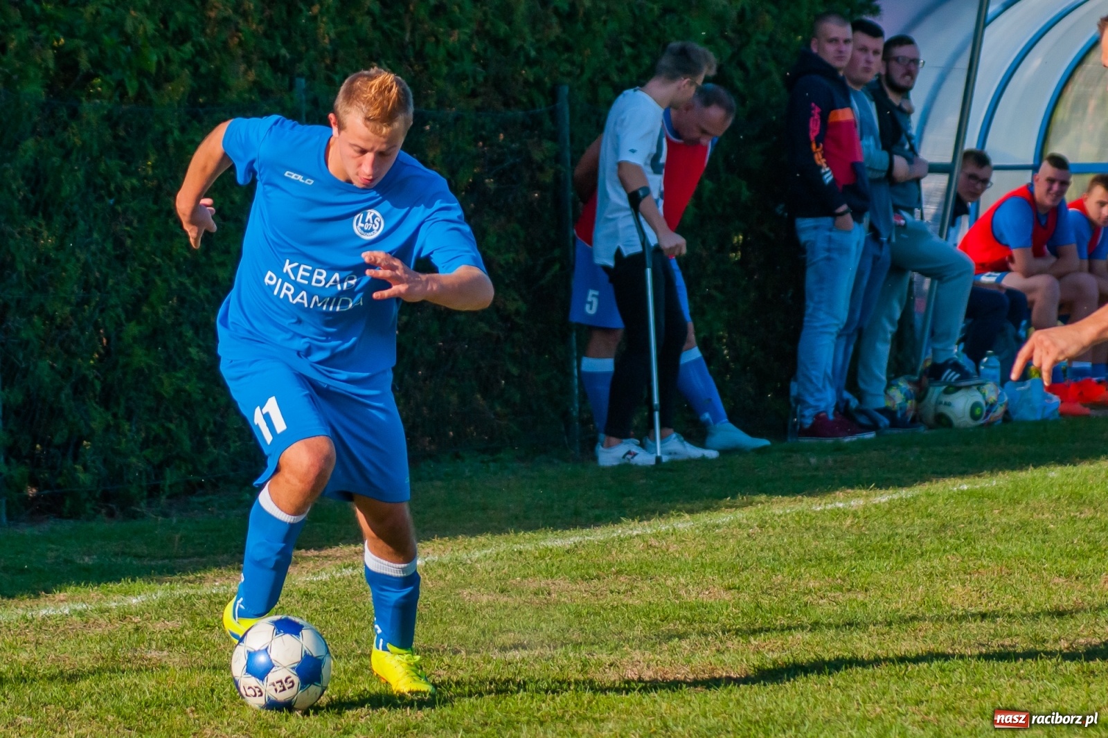 Zdjęcie w galerii na portalu naszraciborz.pl: Nerwowo i czerwono w Markowicach. Zgoda z kompletem punktów [FOTO i WIDEO] wiadomości z regionu