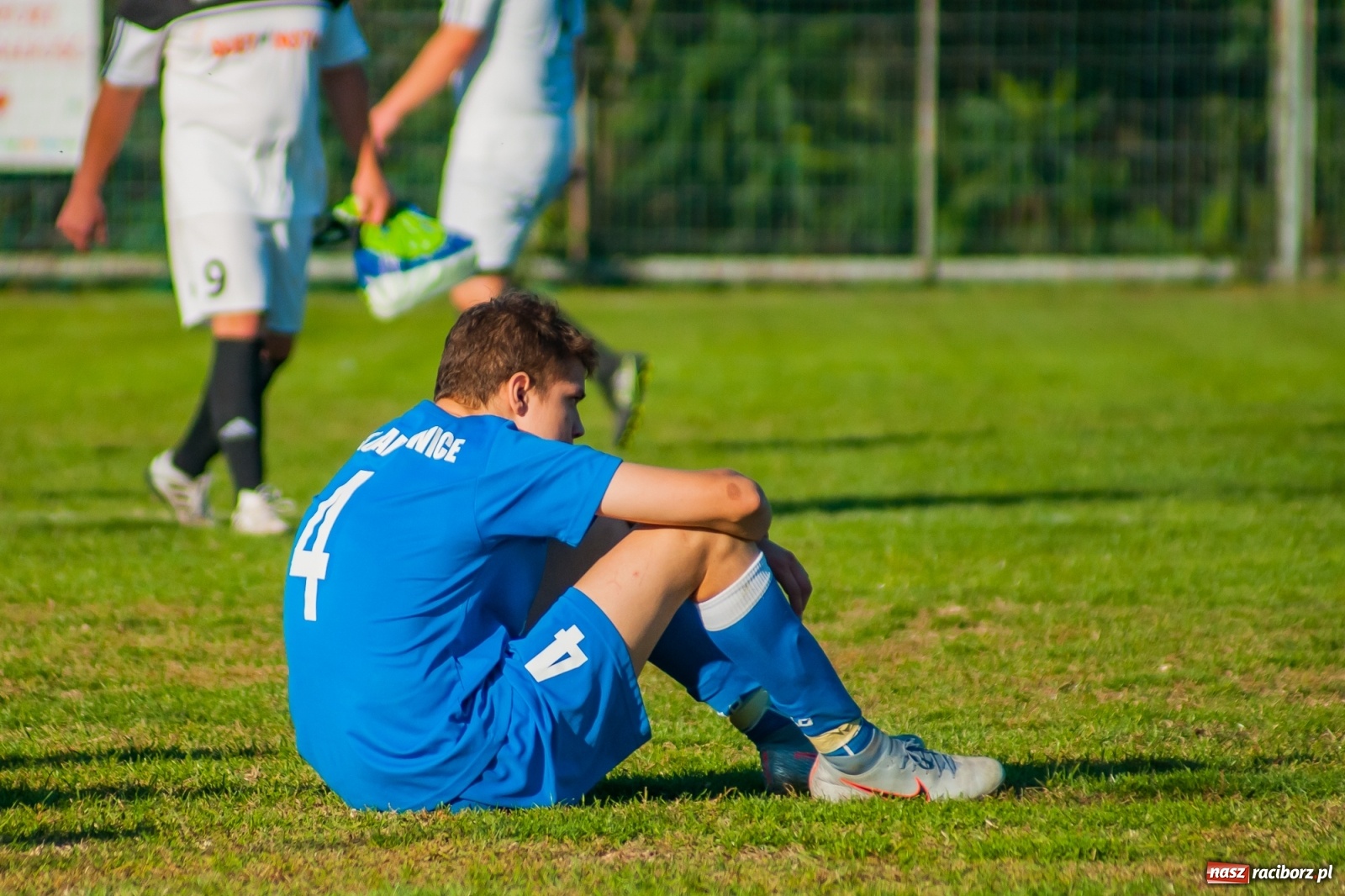 Zdjęcie w galerii na portalu naszraciborz.pl: Nerwowo i czerwono w Markowicach. Zgoda z kompletem punktów [FOTO i WIDEO] wiadomości z regionu