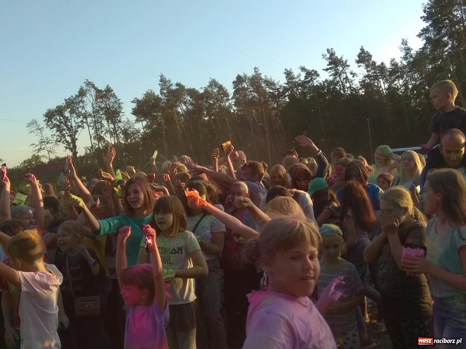 Zdjęcie w galerii na portalu naszraciborz.pl: Kuźniański Festiwal Kolorów na zakończenie lata [FOTO] wiadomości z regionu