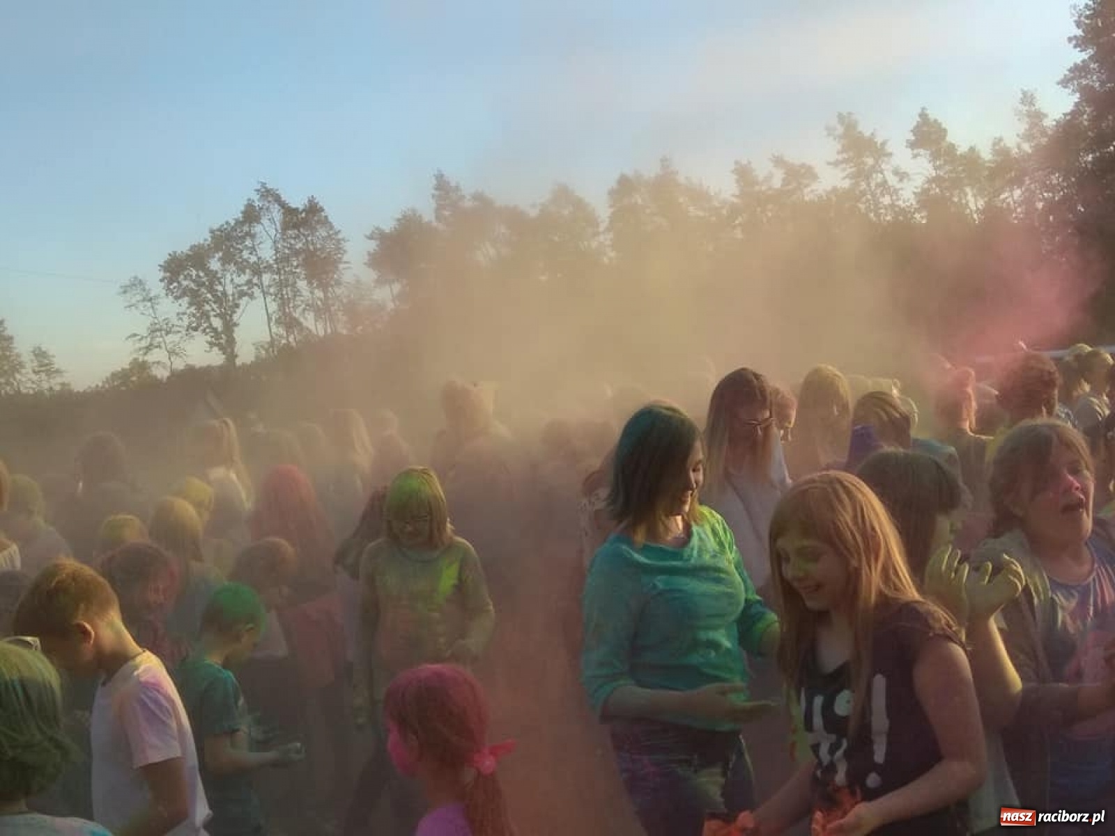 Zdjęcie w galerii na portalu naszraciborz.pl: Kuźniański Festiwal Kolorów na zakończenie lata [FOTO] wiadomości z regionu