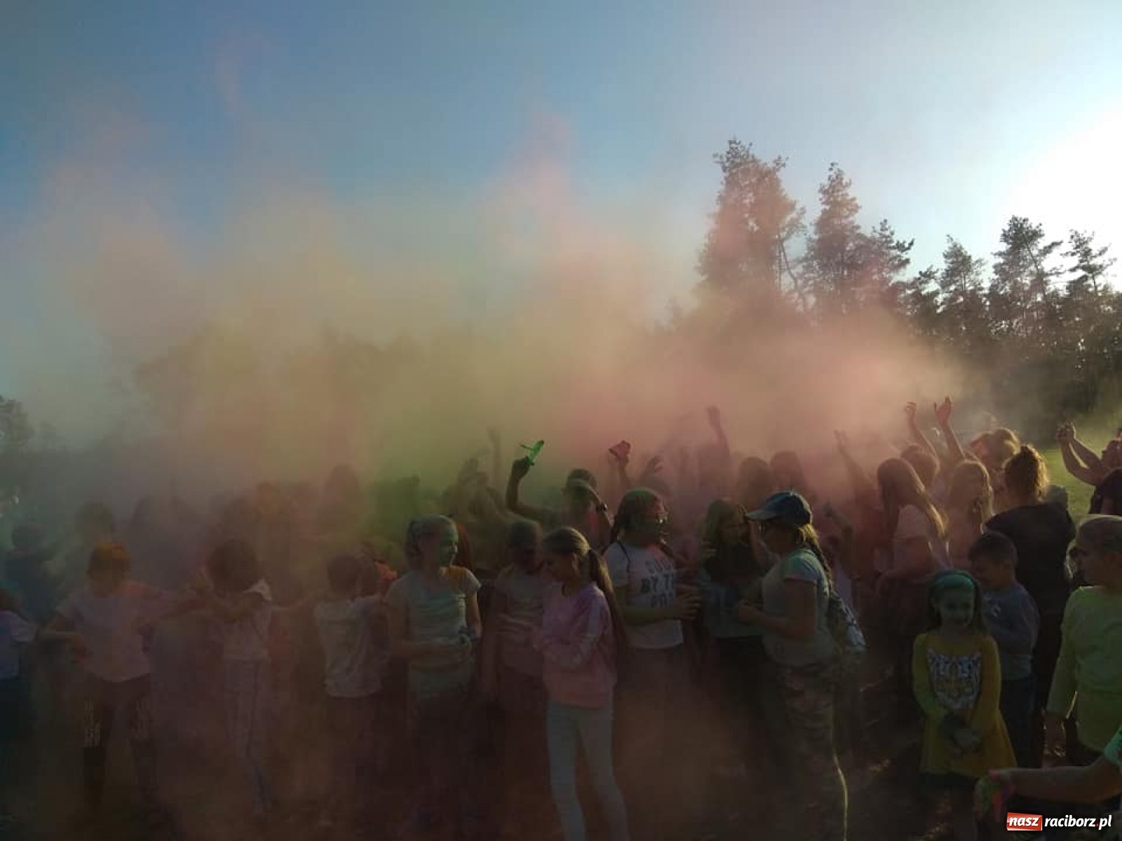 Zdjęcie w galerii na portalu naszraciborz.pl: Kuźniański Festiwal Kolorów na zakończenie lata [FOTO] wiadomości z regionu