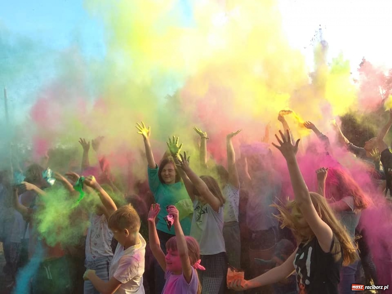Zdjęcie w galerii na portalu naszraciborz.pl: Kuźniański Festiwal Kolorów na zakończenie lata [FOTO] wiadomości z regionu
