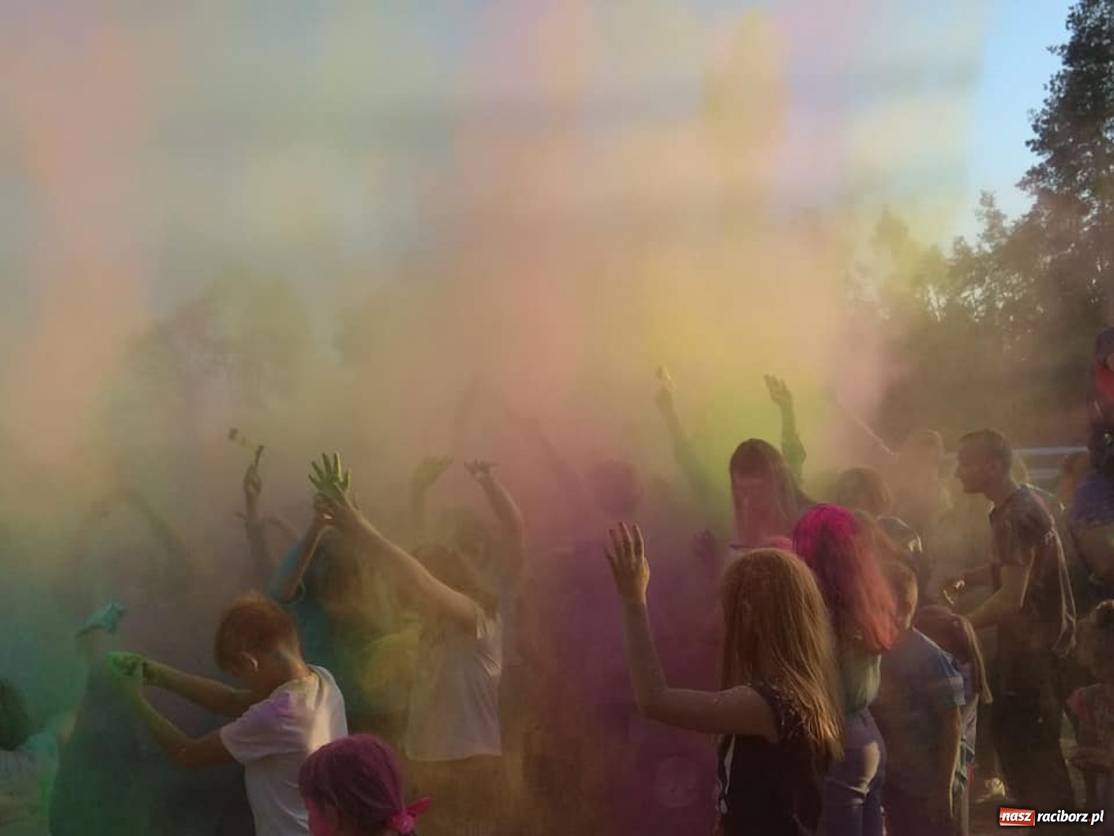 Zdjęcie w galerii na portalu naszraciborz.pl: Kuźniański Festiwal Kolorów na zakończenie lata [FOTO] wiadomości z regionu