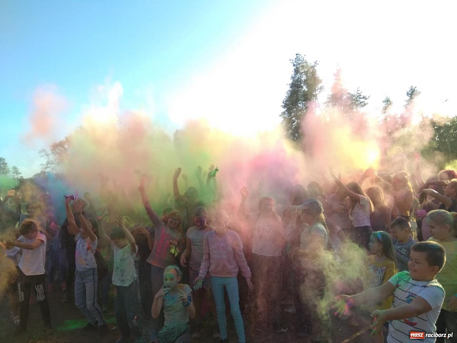 Zdjęcie w galerii na portalu naszraciborz.pl: Kuźniański Festiwal Kolorów na zakończenie lata [FOTO] wiadomości z regionu