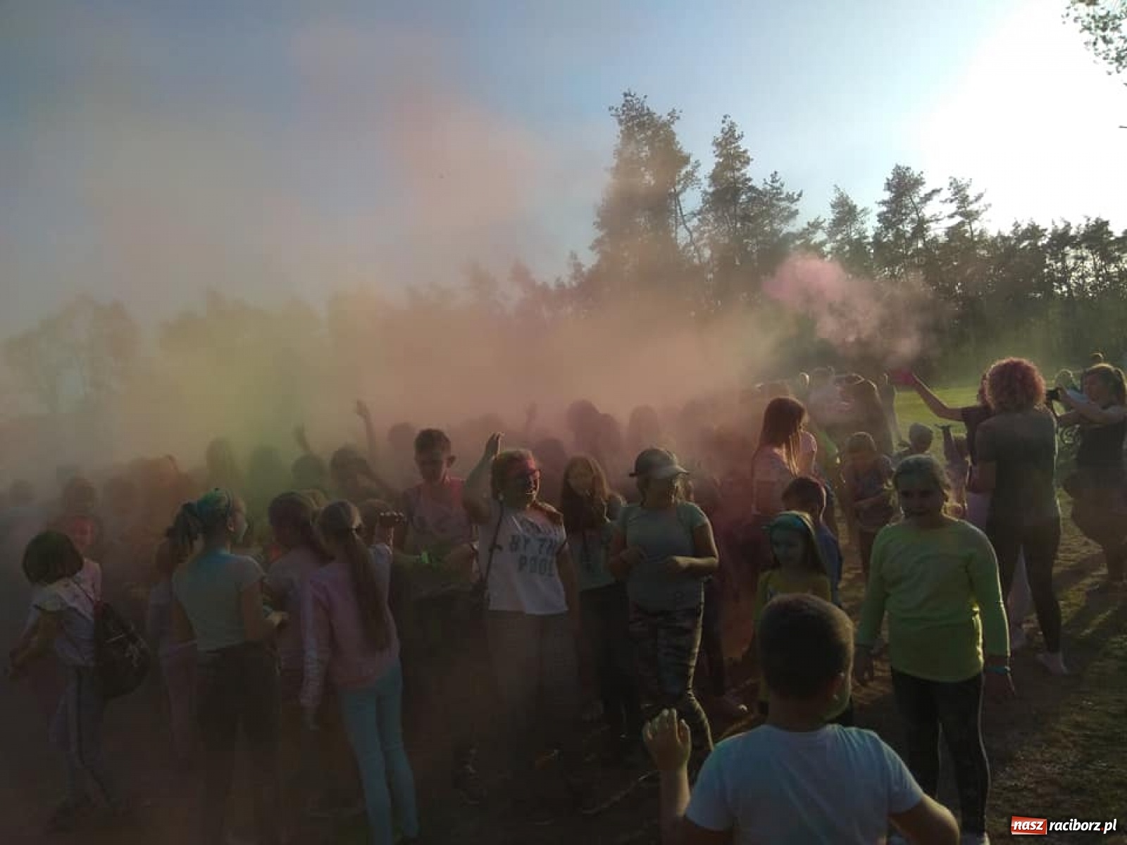 Zdjęcie w galerii na portalu naszraciborz.pl: Kuźniański Festiwal Kolorów na zakończenie lata [FOTO] wiadomości z regionu