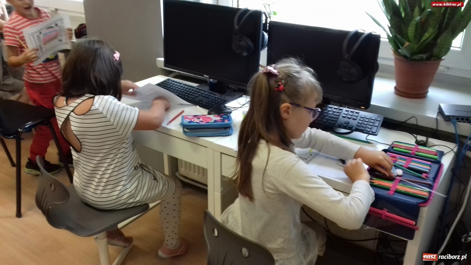 Zdjęcie w galerii na portalu naszraciborz.pl: W bibliotece na Płoni świętowano Dzień Kropki [FOTO] wiadomości z regionu