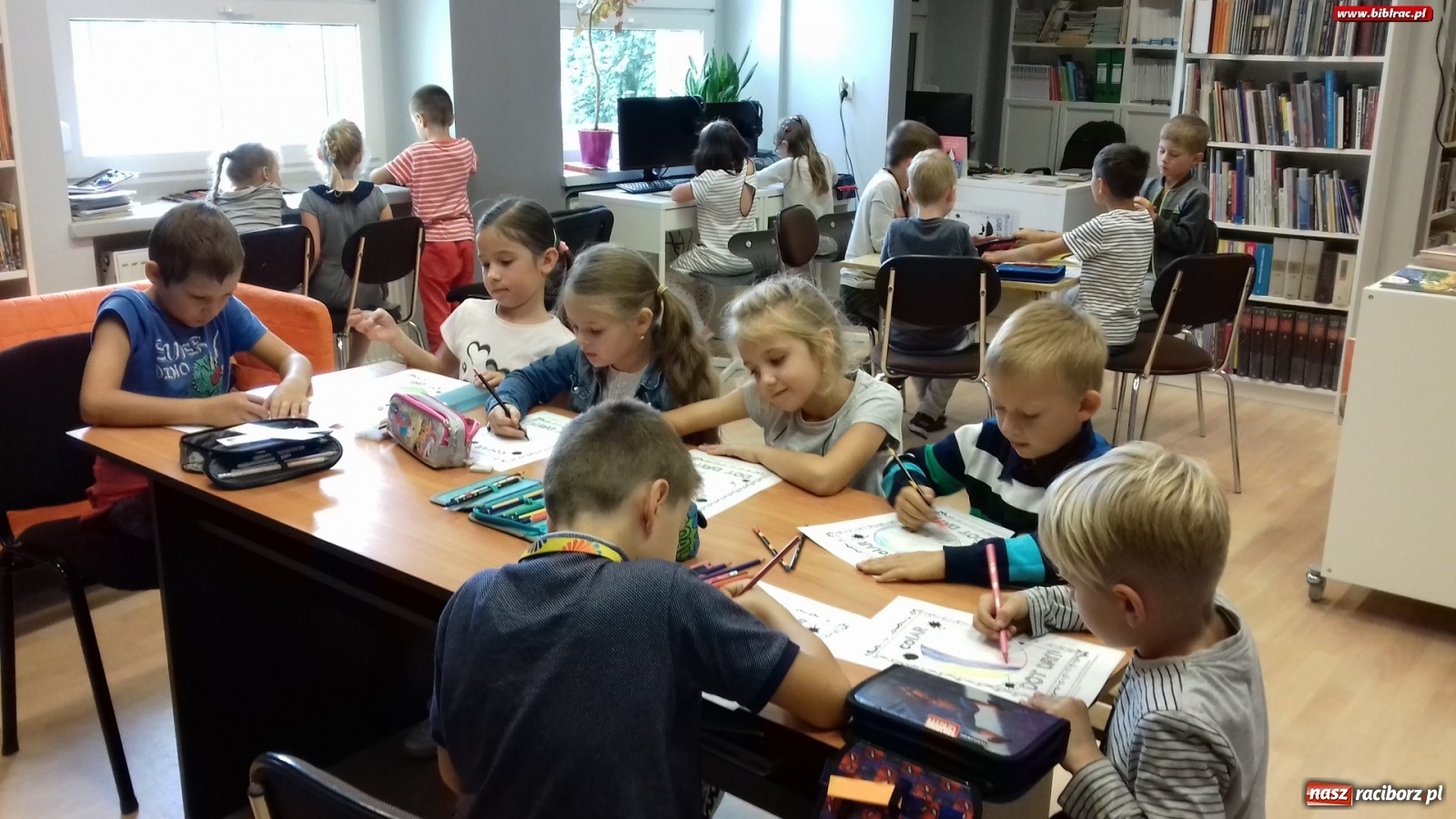 Zdjęcie w galerii na portalu naszraciborz.pl: W bibliotece na Płoni świętowano Dzień Kropki [FOTO] wiadomości z regionu