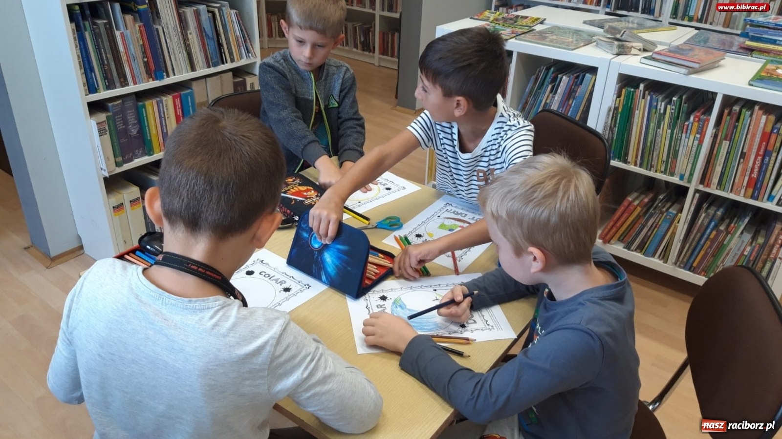 Zdjęcie w galerii na portalu naszraciborz.pl: W bibliotece na Płoni świętowano Dzień Kropki [FOTO] wiadomości z regionu