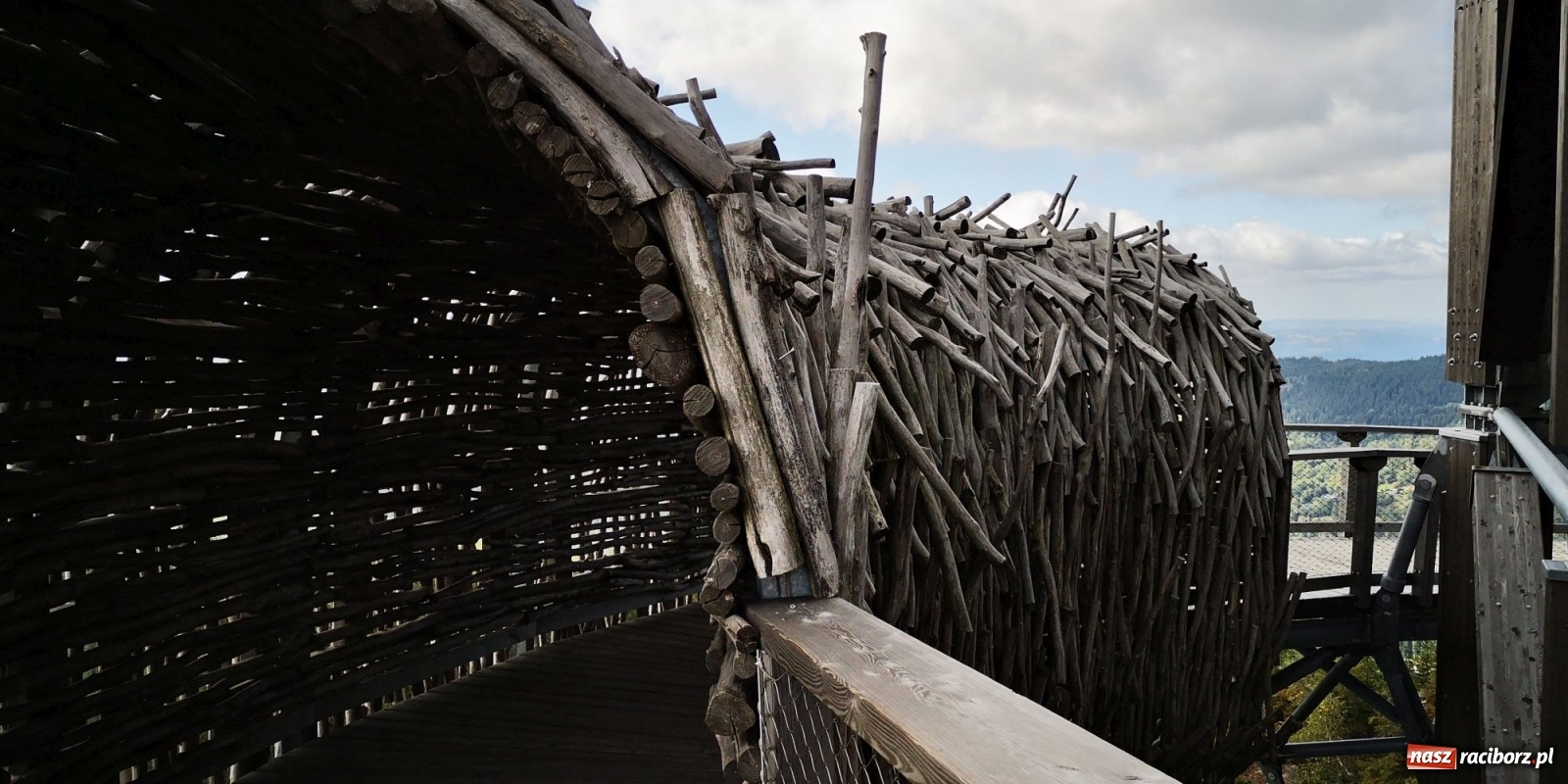 Zdjęcie w galerii na portalu naszraciborz.pl: Krzanowiccy seniorzy spacerowali w chmurach [FOTO] wiadomości z regionu