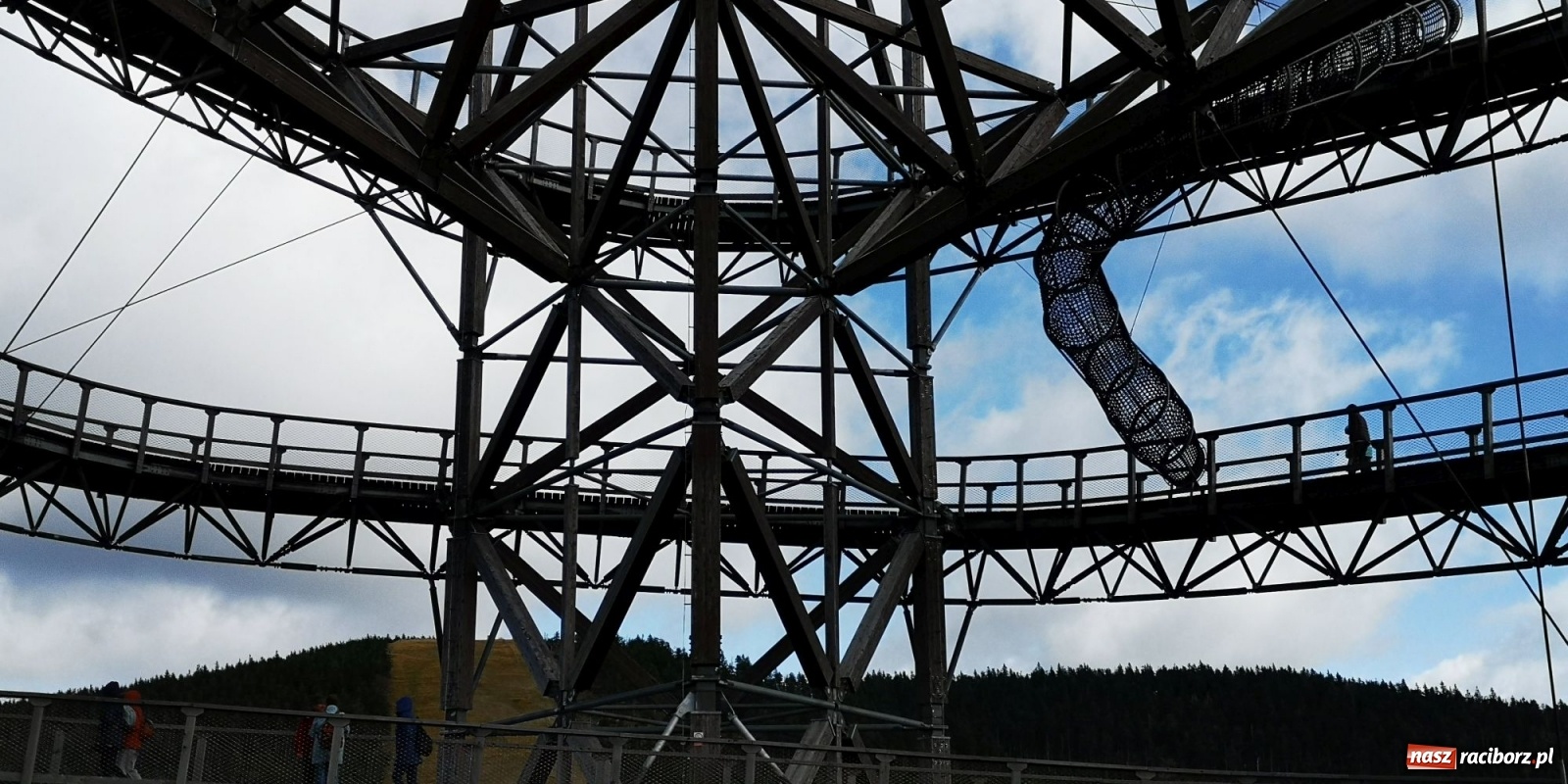 Zdjęcie w galerii na portalu naszraciborz.pl: Krzanowiccy seniorzy spacerowali w chmurach [FOTO] wiadomości z regionu