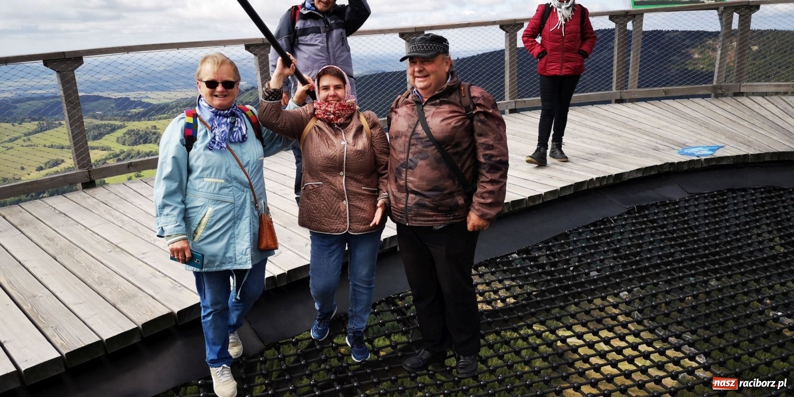 Zdjęcie w galerii na portalu naszraciborz.pl: Krzanowiccy seniorzy spacerowali w chmurach [FOTO] wiadomości z regionu