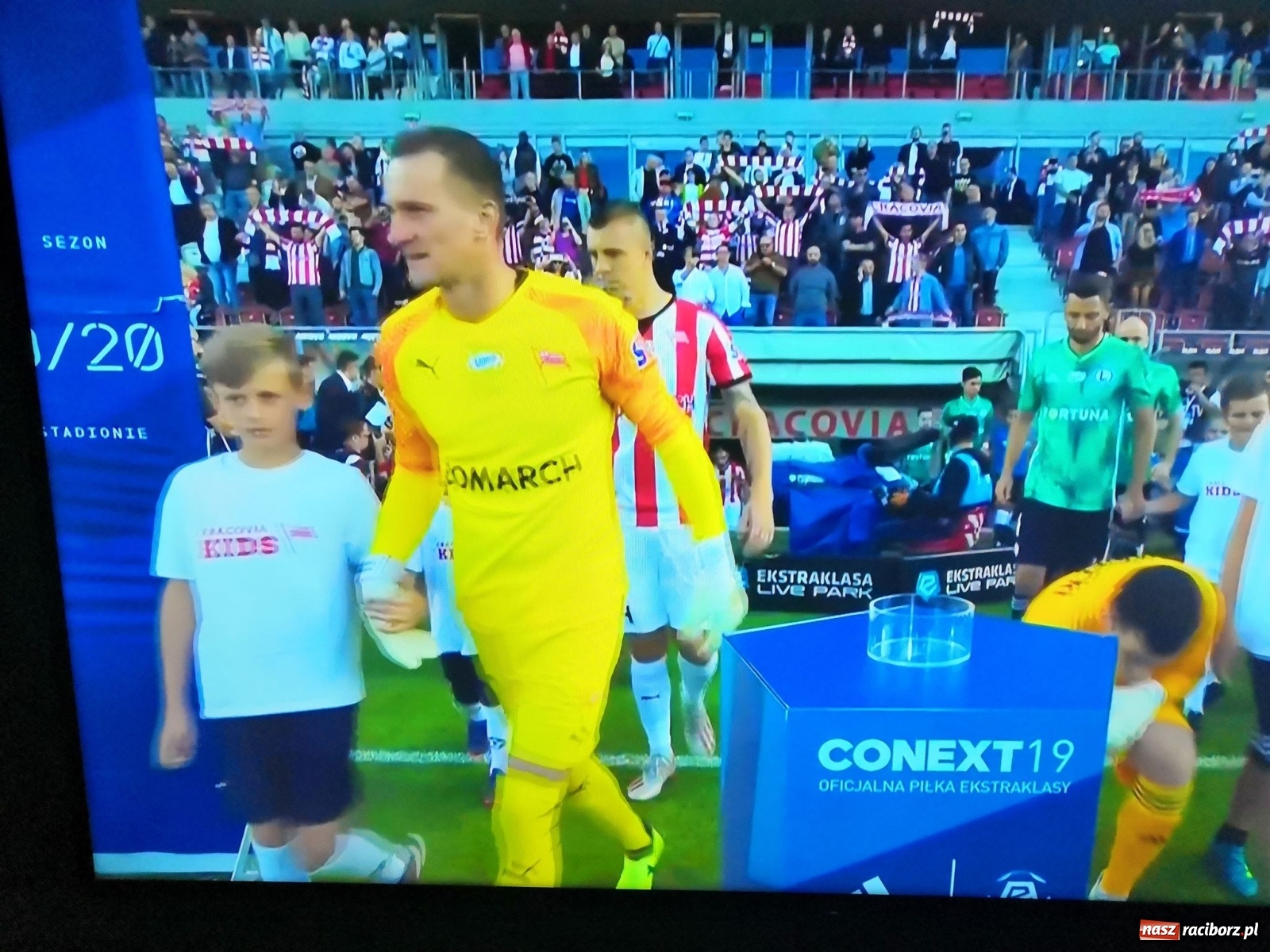Zdjęcie w galerii na portalu naszraciborz.pl: Dziecięca eskorta na meczu PKO Ekstraklasy. Wielkie przeżycie dla dzieci z Tworkowa wiadomości z regionu