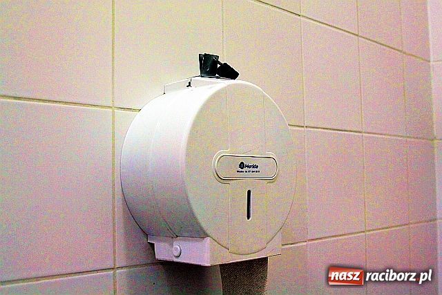 Zdjęcie w galerii na portalu naszraciborz.pl: Złodziejki papieru toaletowego wiadomości z regionu