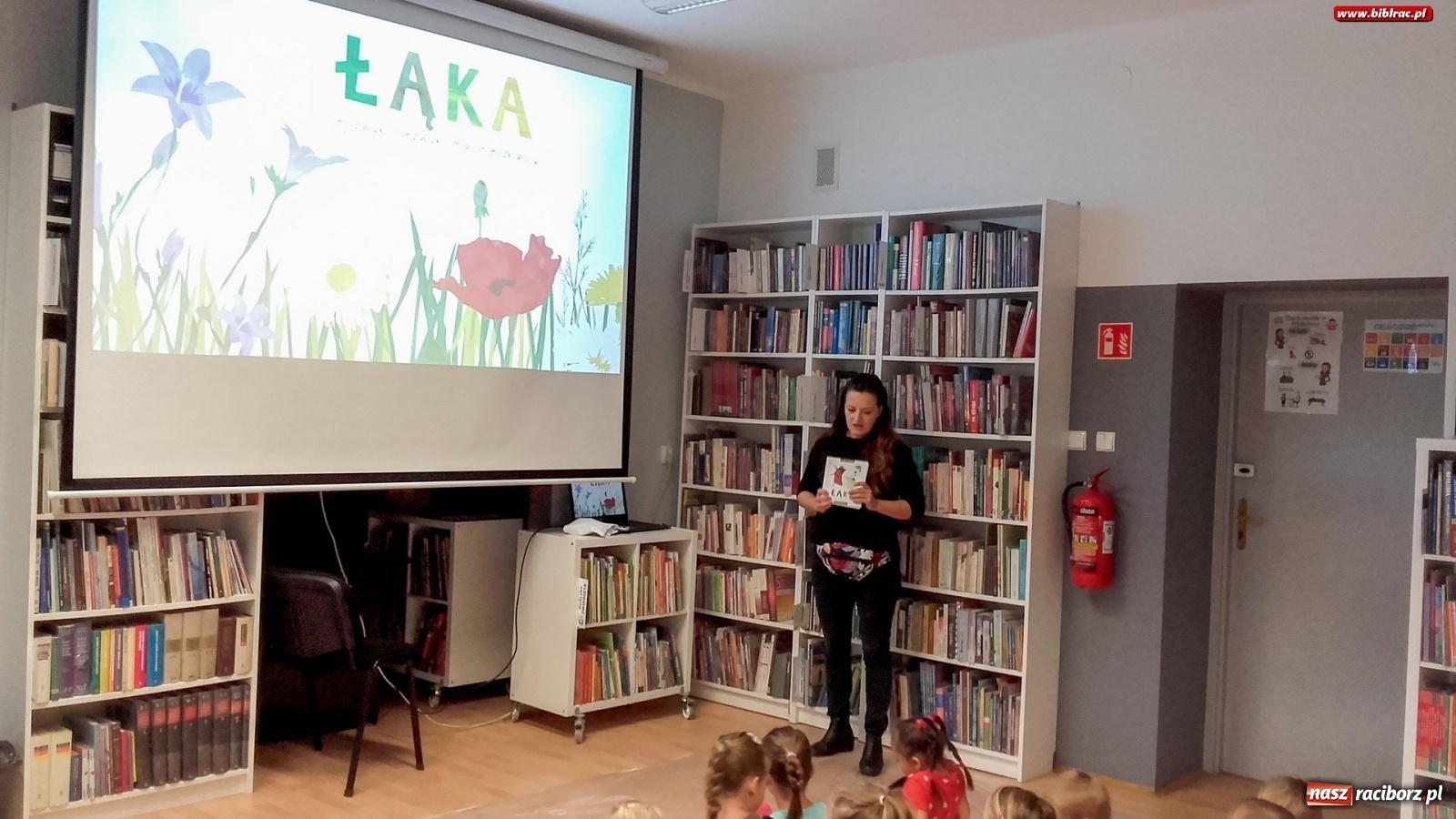 Zdjęcie w galerii na portalu naszraciborz.pl: Łąka w raciborskiej bibliotece, czyli warsztaty z Justyną Styszyńską [FOTO]  wiadomości z regionu