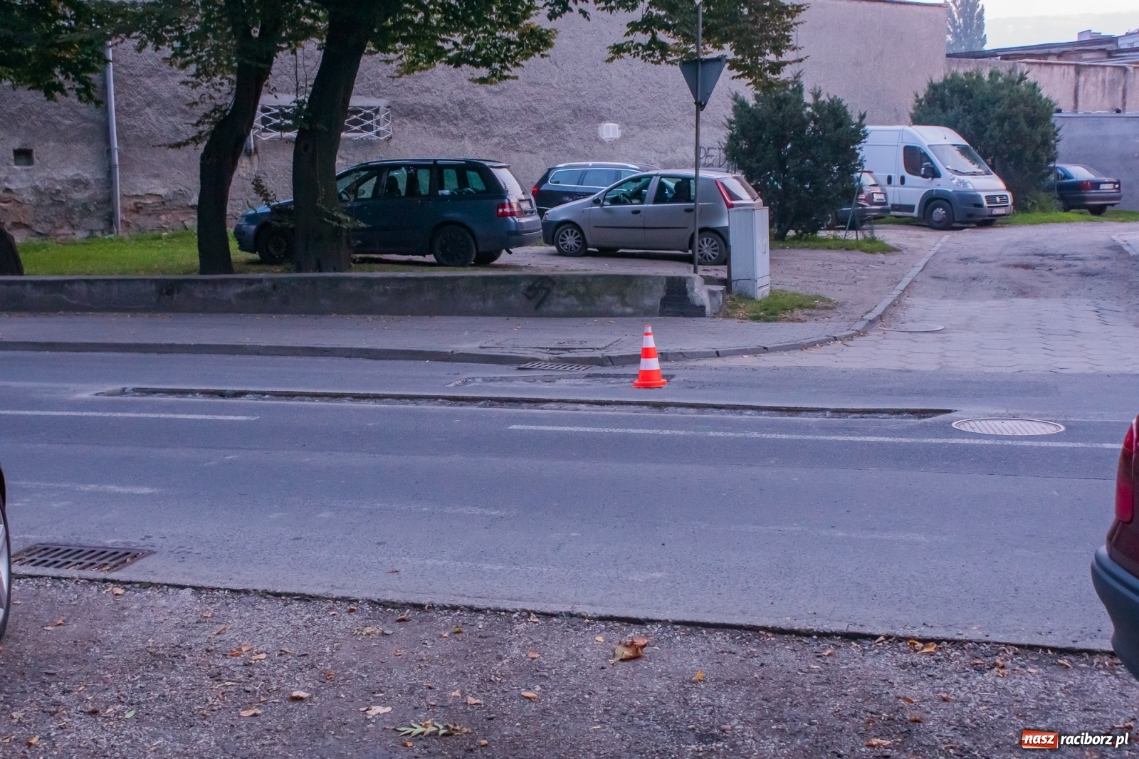 Zdjęcie w galerii na portalu naszraciborz.pl: Slalomem po Głowackiego [FOTO]  wiadomości z regionu