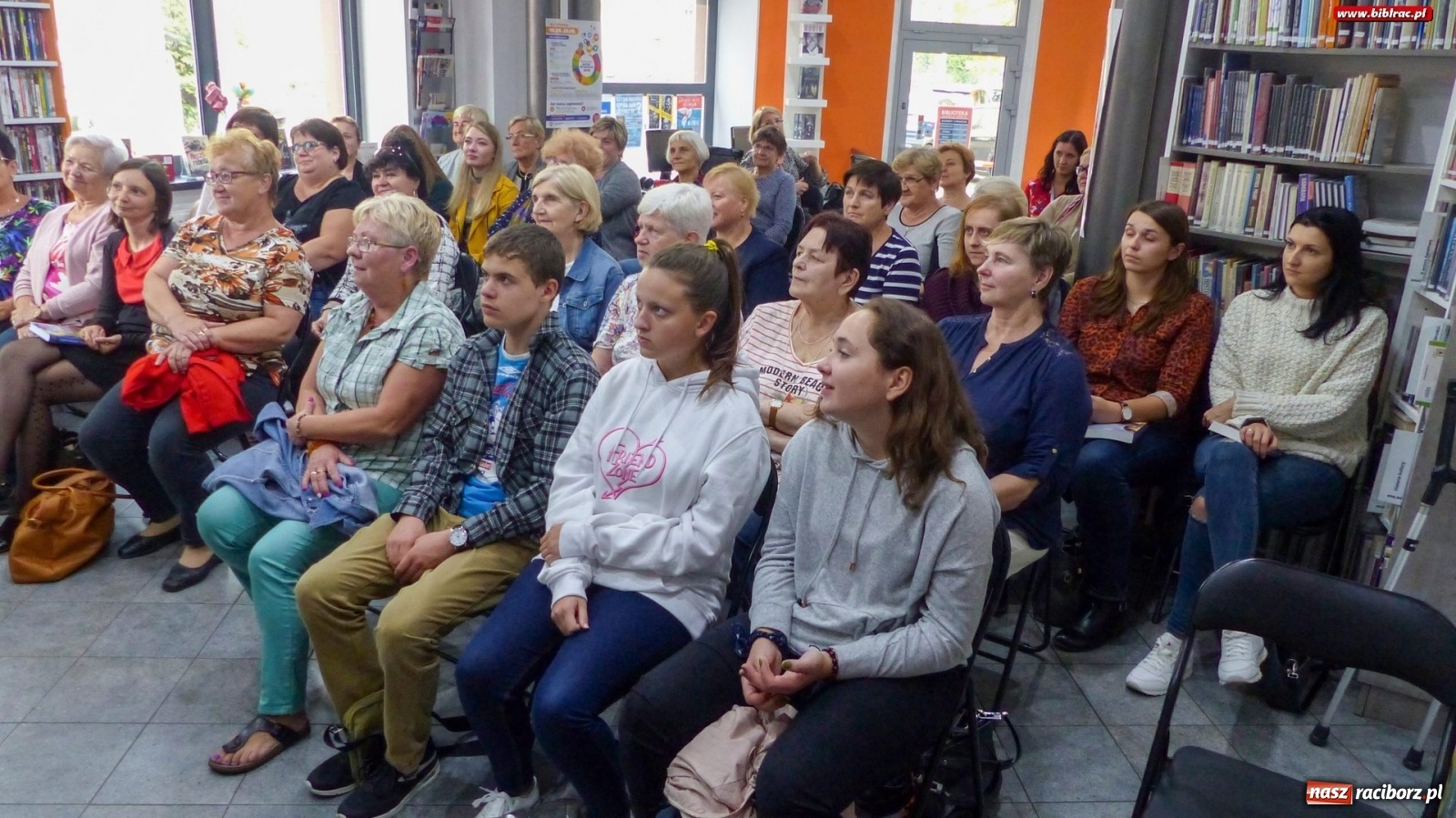 Zdjęcie w galerii na portalu naszraciborz.pl: Królowa polskiej literatury kobiecej odwiedziła Racibórz wiadomości z regionu