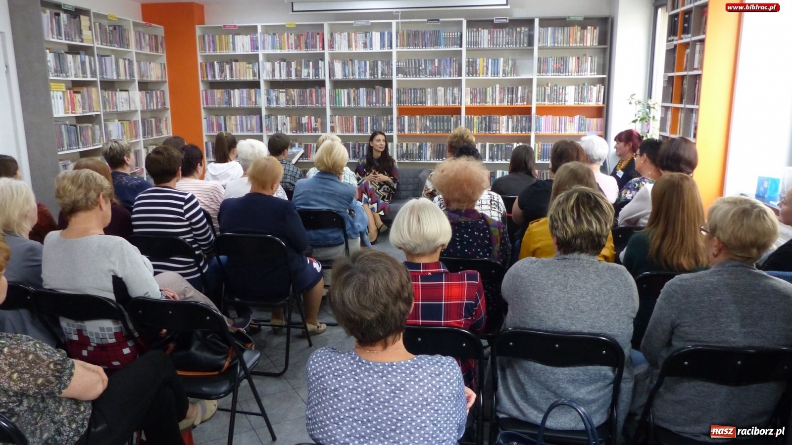 Zdjęcie w galerii na portalu naszraciborz.pl: Królowa polskiej literatury kobiecej odwiedziła Racibórz wiadomości z regionu