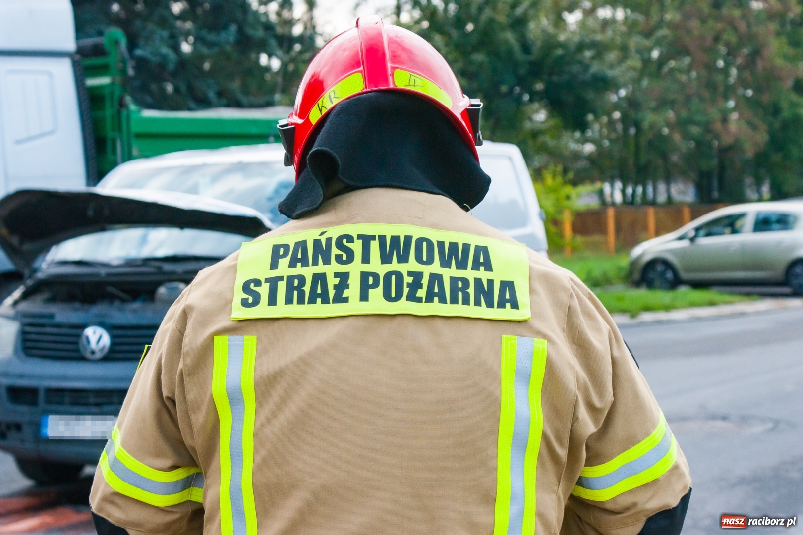 Zdjęcie w galerii na portalu naszraciborz.pl: Zderzenie autobusu i volkswagena na Płoni [FOTO] wiadomości z regionu
