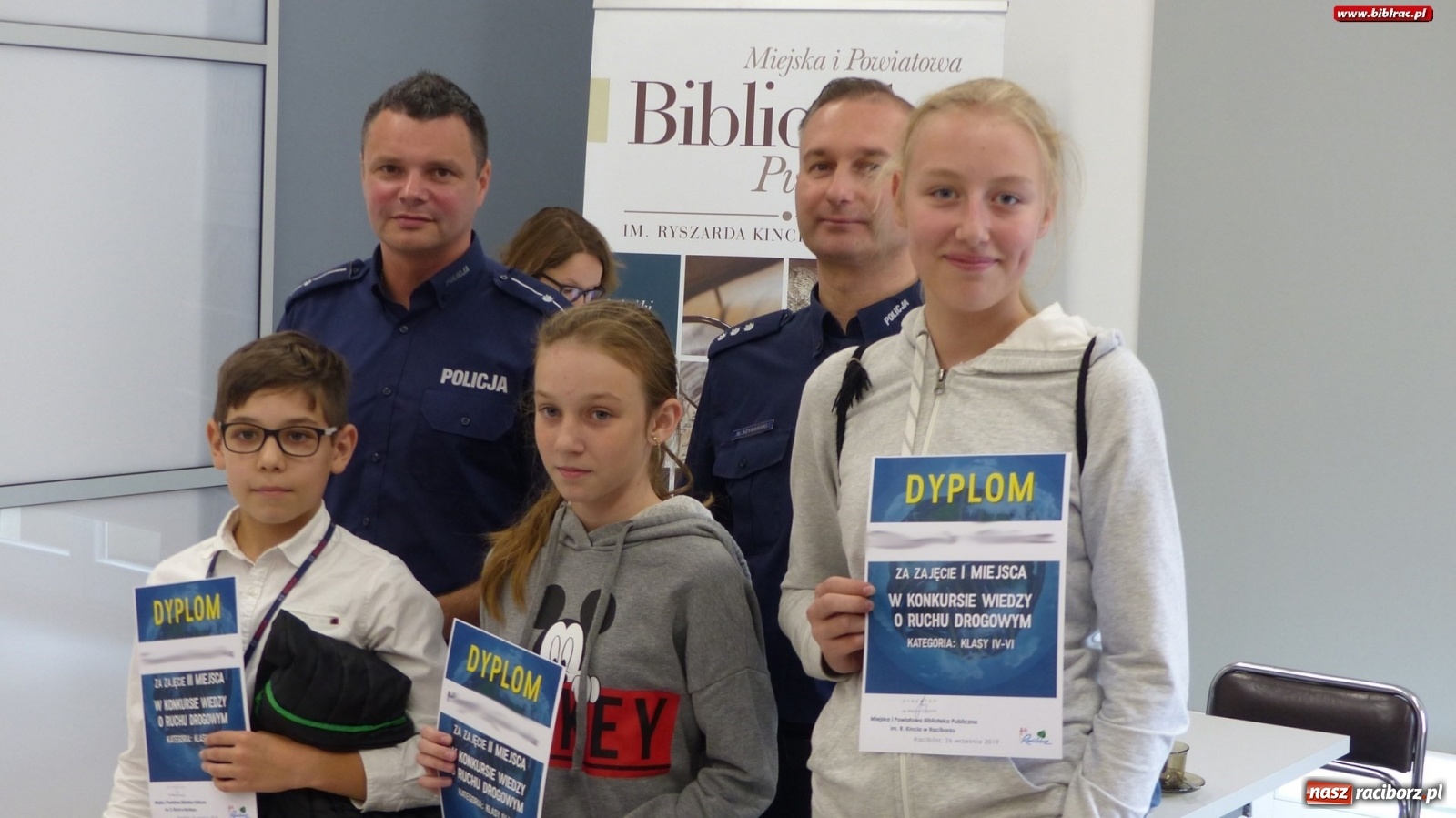 Zdjęcie w galerii na portalu naszraciborz.pl: Dominika i Miłosz wygrali konkurs wiedzy o ruchu drogowym wiadomości z regionu