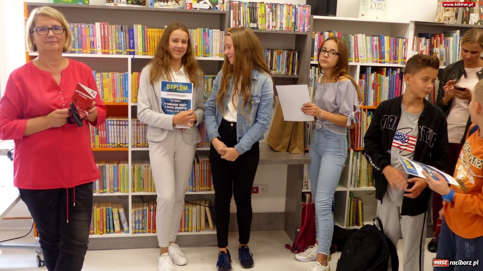 Zdjęcie w galerii na portalu naszraciborz.pl: Dominika i Miłosz wygrali konkurs wiedzy o ruchu drogowym wiadomości z regionu