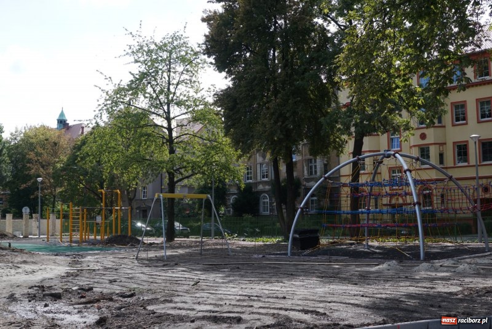 Zdjęcie w galerii na portalu naszraciborz.pl: Ogródek Jordanowski coraz bardziej kolorowy [FOTO]  wiadomości z regionu