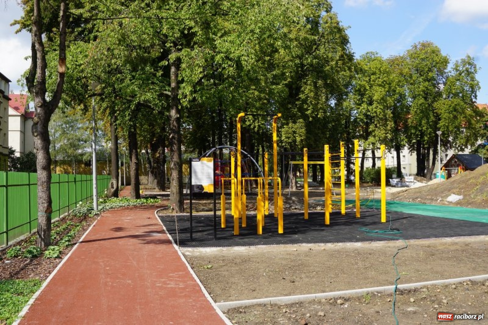 Zdjęcie w galerii na portalu naszraciborz.pl: Ogródek Jordanowski coraz bardziej kolorowy [FOTO]  wiadomości z regionu