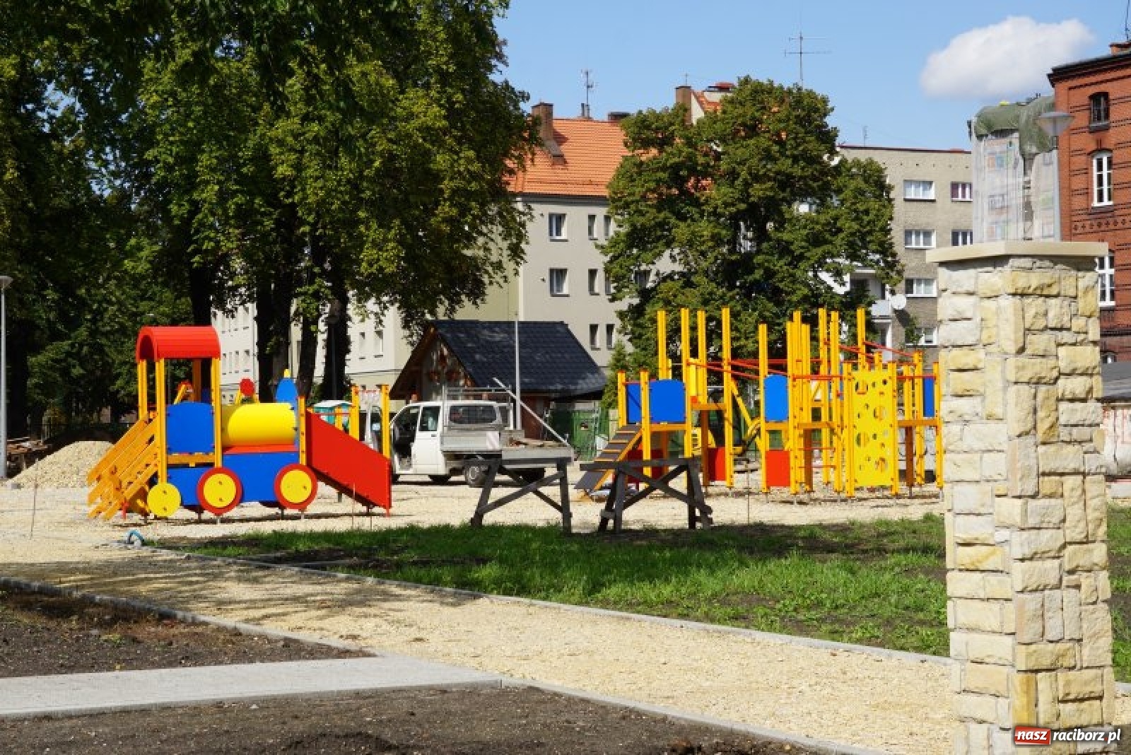 Zdjęcie w galerii na portalu naszraciborz.pl: Ogródek Jordanowski coraz bardziej kolorowy [FOTO]  wiadomości z regionu