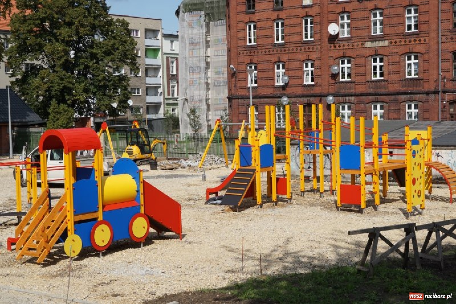Zdjęcie w galerii na portalu naszraciborz.pl: Ogródek Jordanowski coraz bardziej kolorowy [FOTO]  wiadomości z regionu