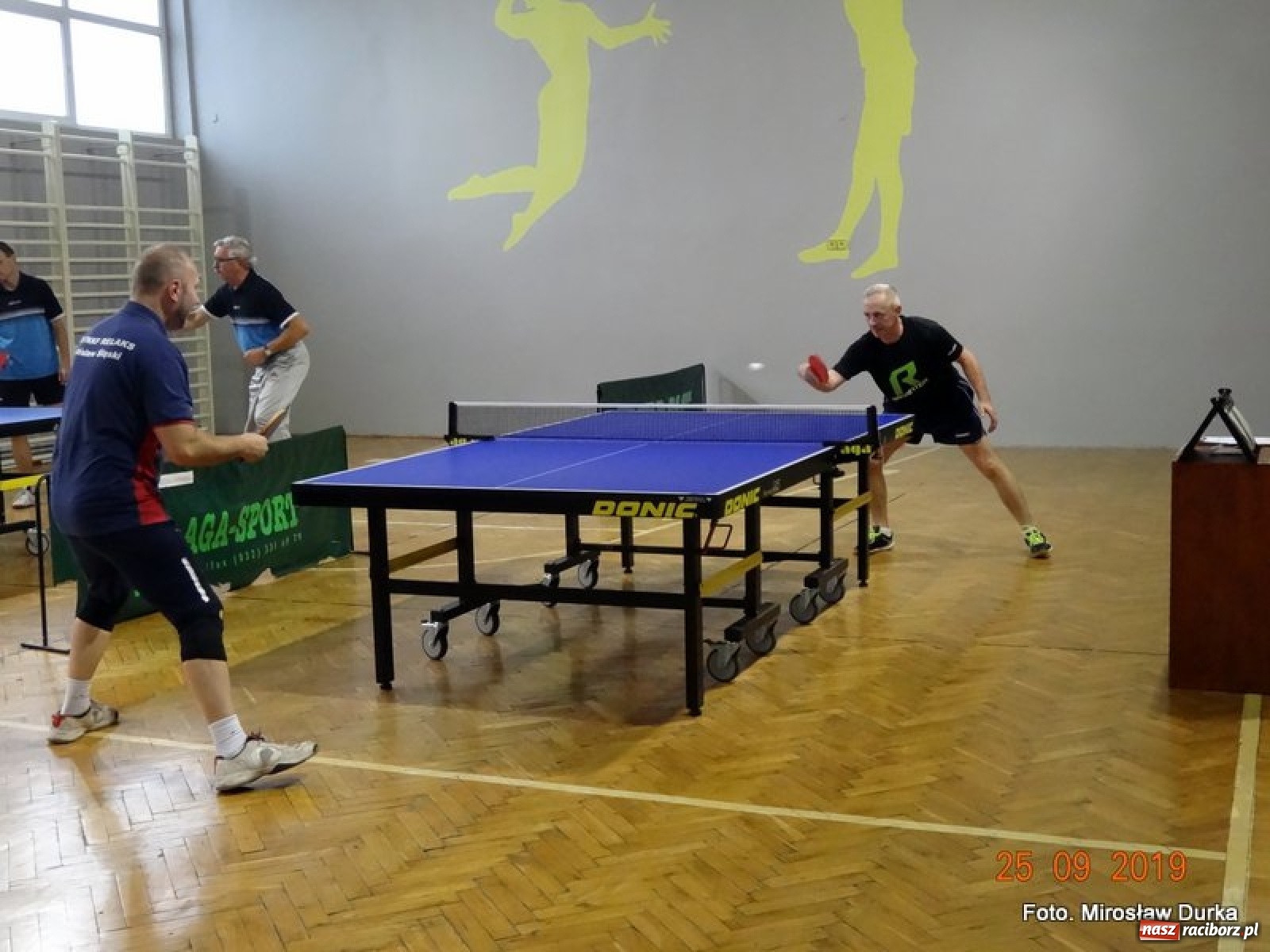 Zdjęcie w galerii na portalu naszraciborz.pl: Tenis stołowy. Kuźniański Tajfun niestraszny Relaksowi [FOTO] wiadomości z regionu