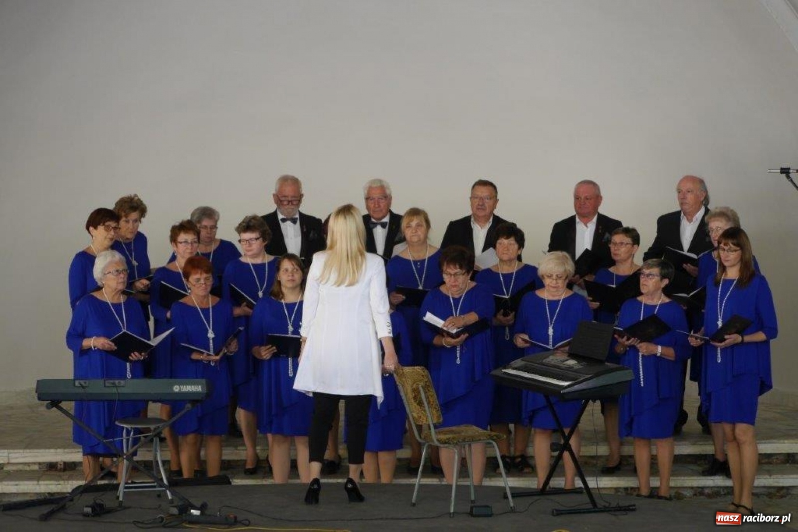 Zdjęcie w galerii na portalu naszraciborz.pl: W Rudach zaśpiewali ku pamięci Juliusza Rogera [FOTO] wiadomości z regionu