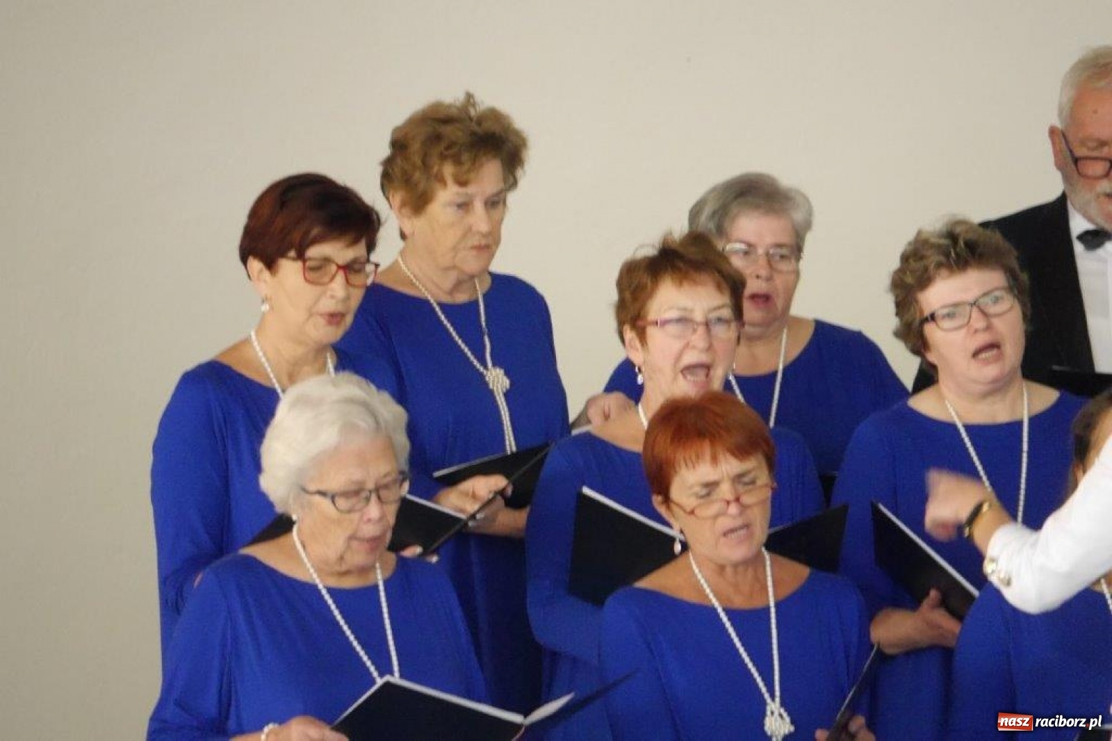 Zdjęcie w galerii na portalu naszraciborz.pl: W Rudach zaśpiewali ku pamięci Juliusza Rogera [FOTO] wiadomości z regionu