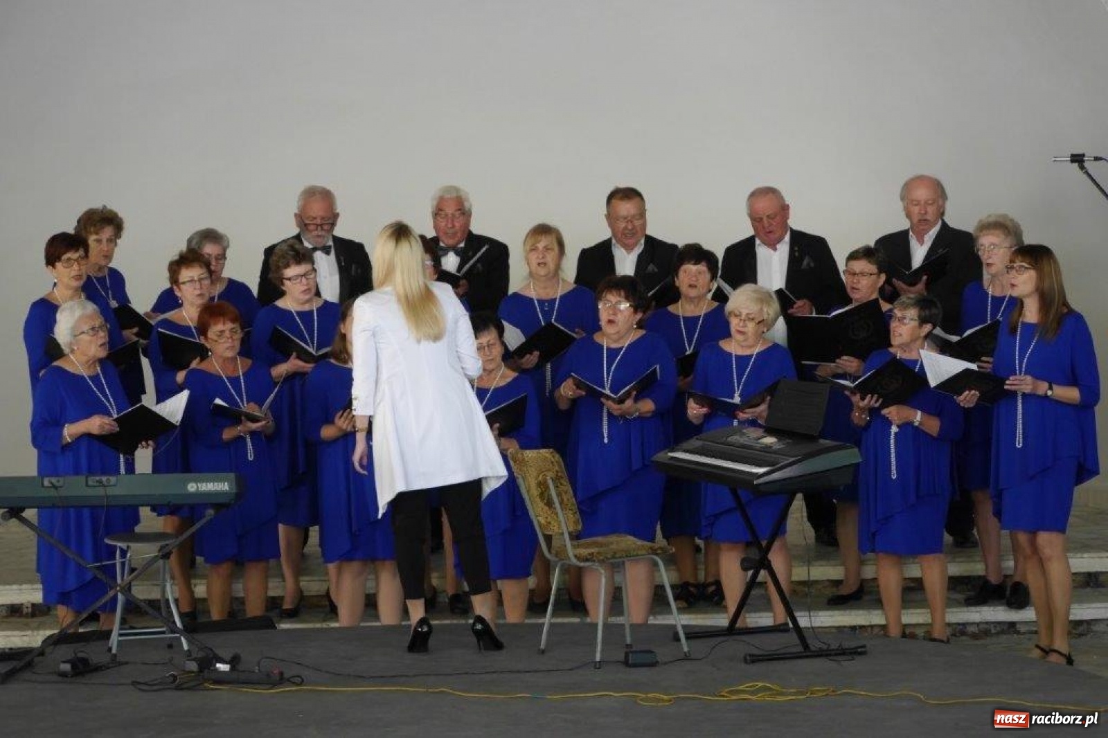 Zdjęcie w galerii na portalu naszraciborz.pl: W Rudach zaśpiewali ku pamięci Juliusza Rogera [FOTO] wiadomości z regionu