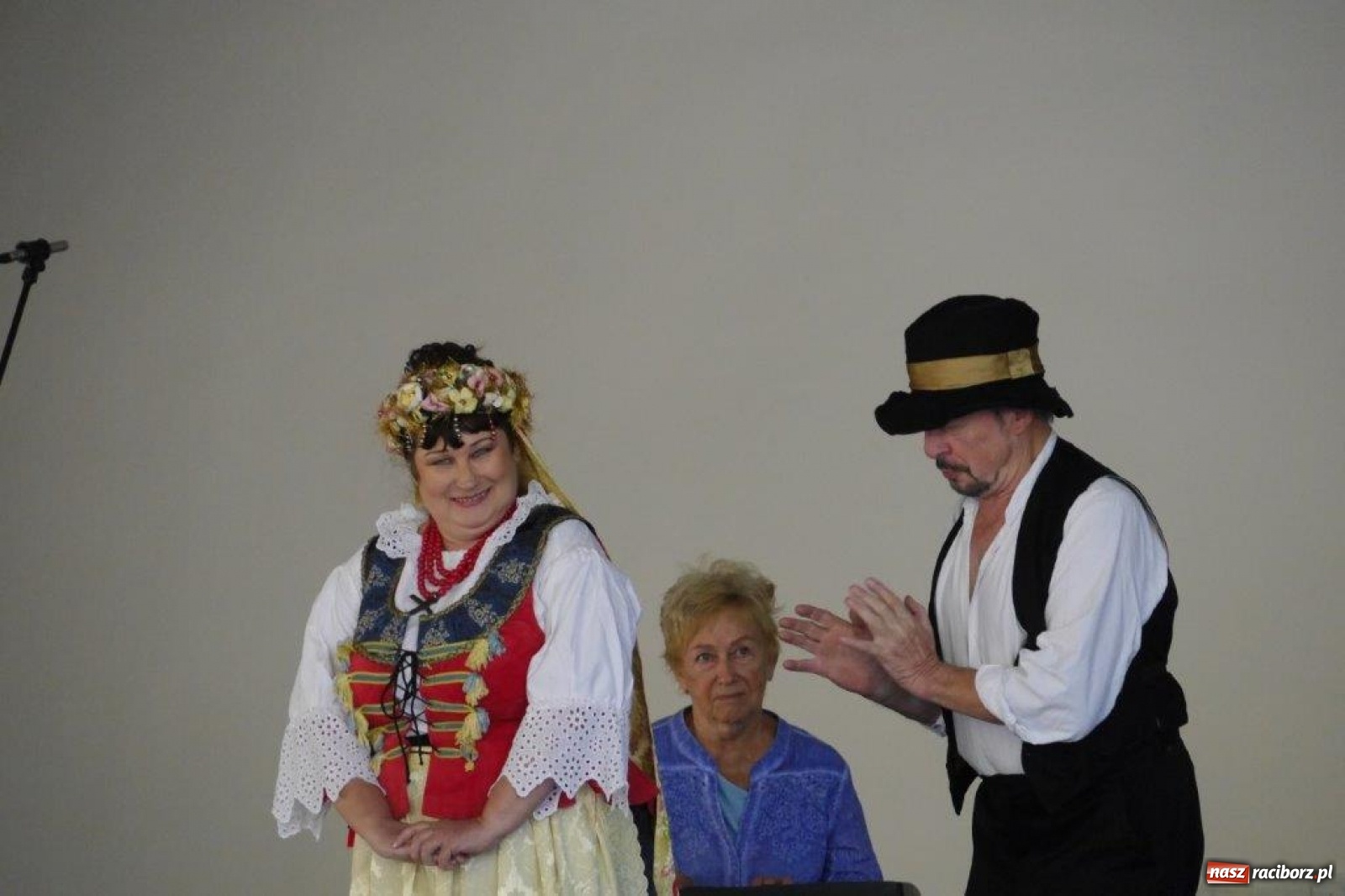 Zdjęcie w galerii na portalu naszraciborz.pl: W Rudach zaśpiewali ku pamięci Juliusza Rogera [FOTO] wiadomości z regionu