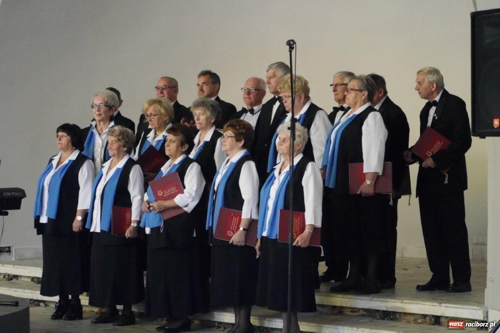 Zdjęcie w galerii na portalu naszraciborz.pl: W Rudach zaśpiewali ku pamięci Juliusza Rogera [FOTO] wiadomości z regionu