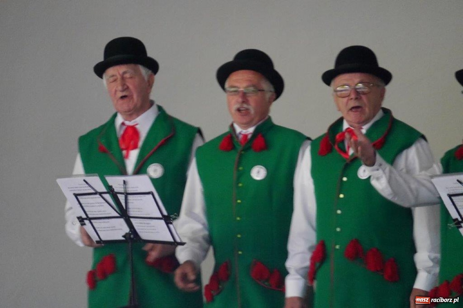 Zdjęcie w galerii na portalu naszraciborz.pl: W Rudach zaśpiewali ku pamięci Juliusza Rogera [FOTO] wiadomości z regionu