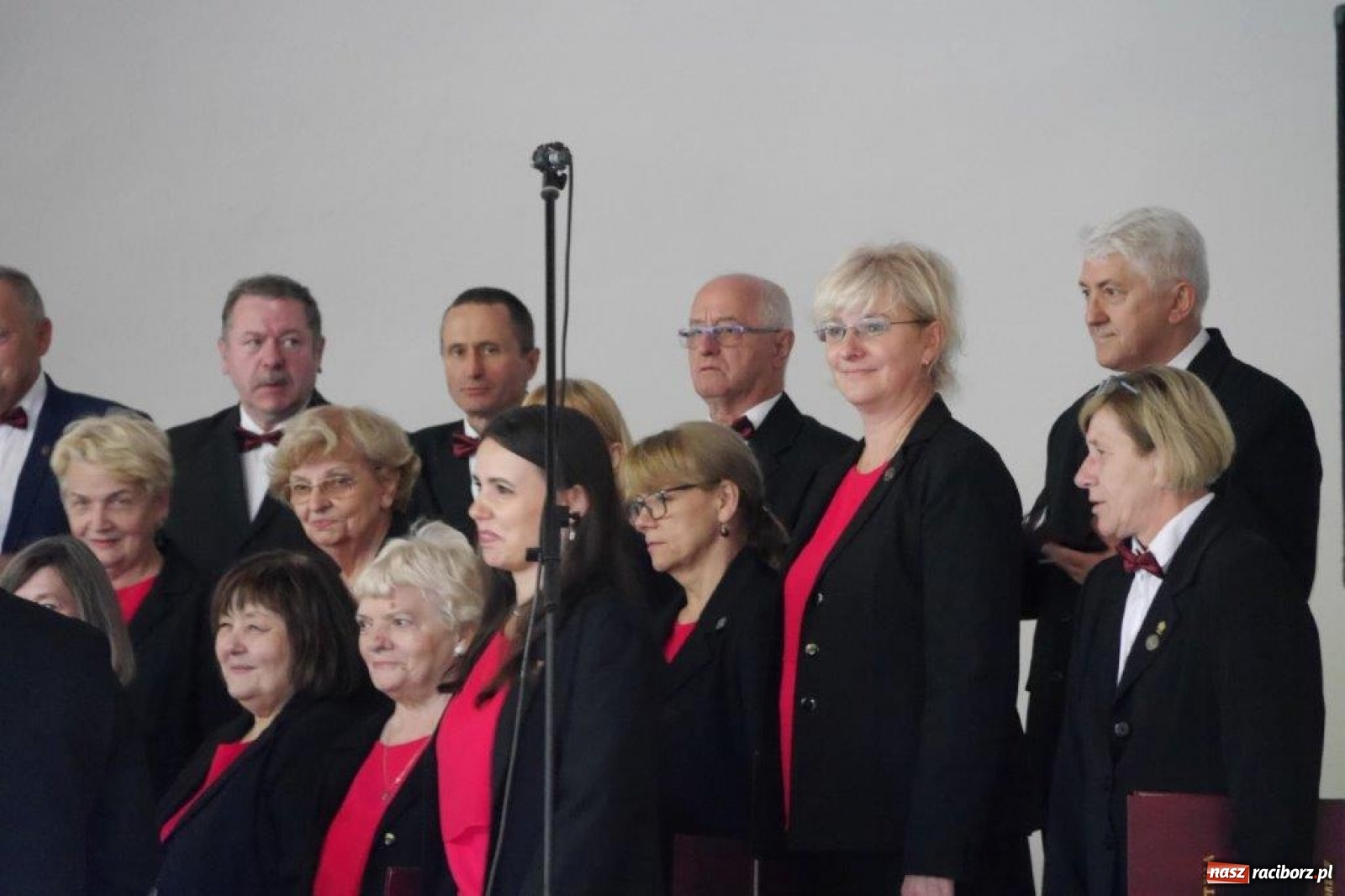 Zdjęcie w galerii na portalu naszraciborz.pl: W Rudach zaśpiewali ku pamięci Juliusza Rogera [FOTO] wiadomości z regionu
