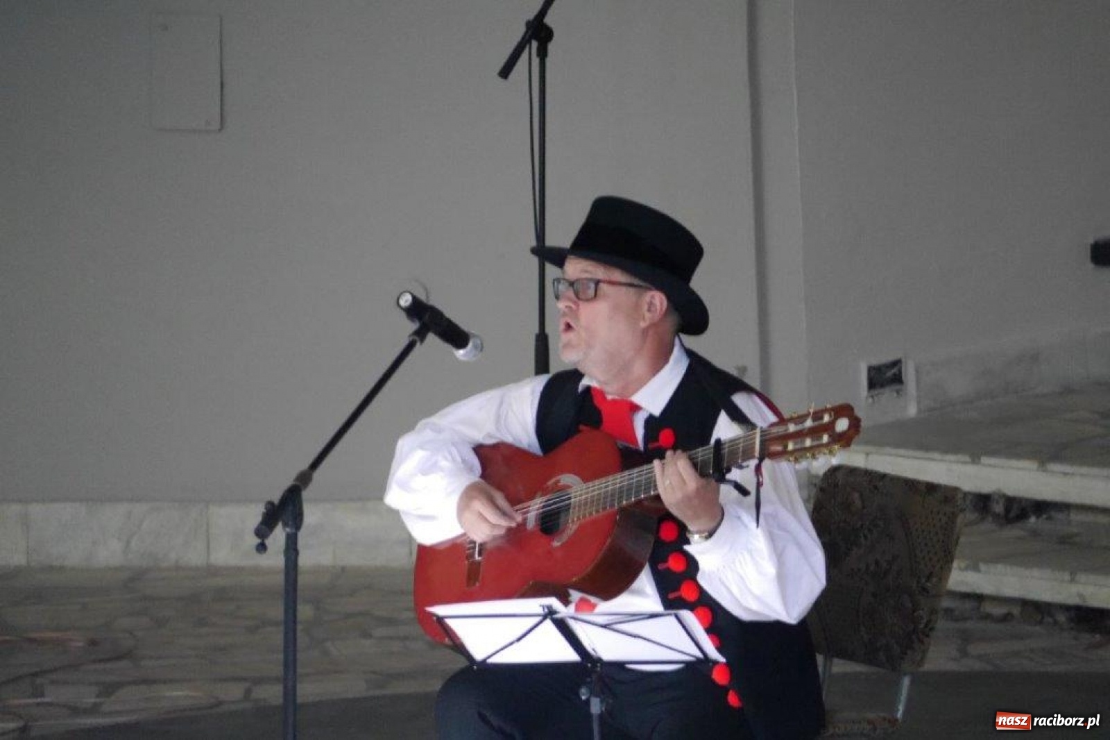 Zdjęcie w galerii na portalu naszraciborz.pl: W Rudach zaśpiewali ku pamięci Juliusza Rogera [FOTO] wiadomości z regionu