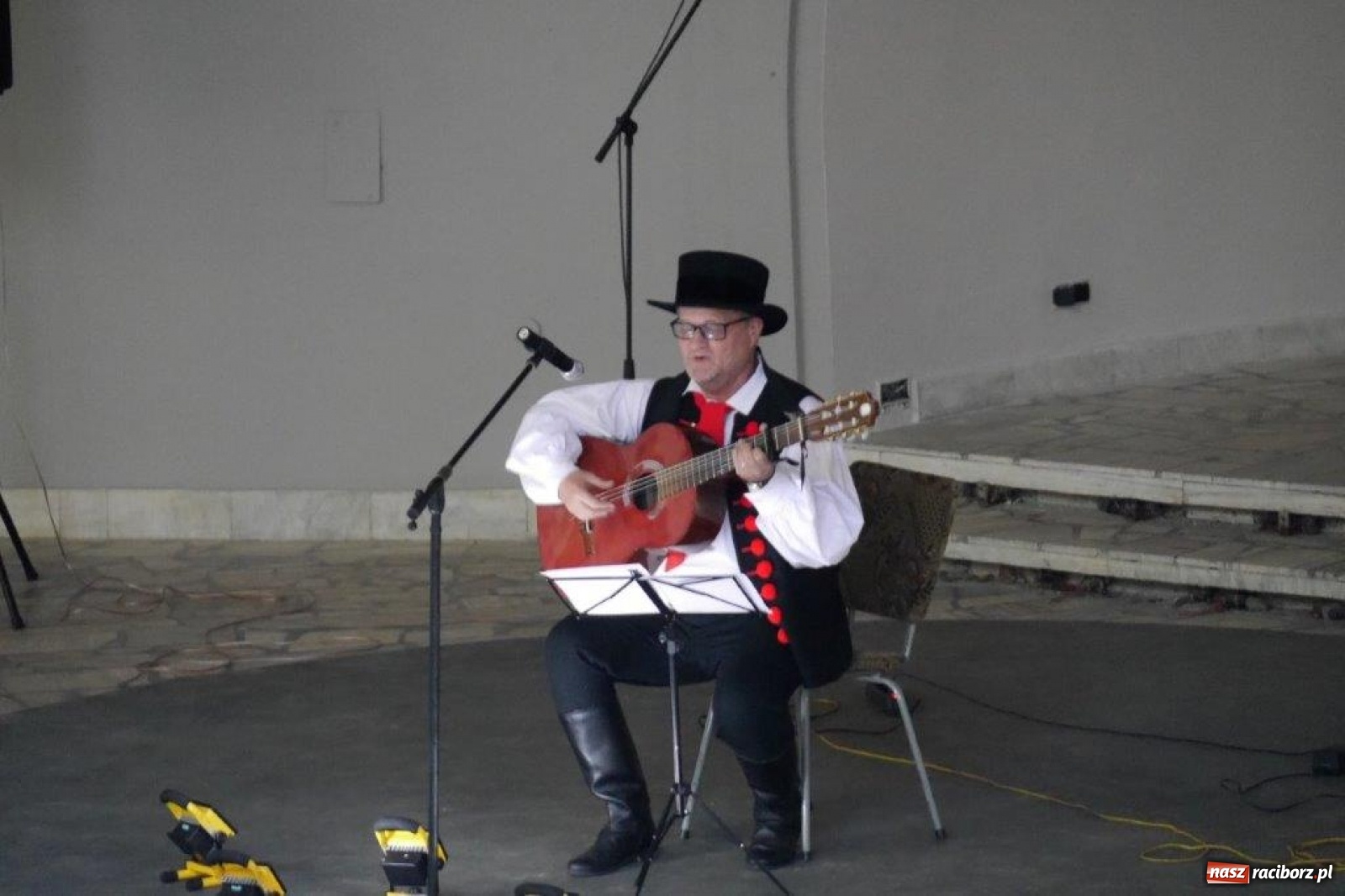 Zdjęcie w galerii na portalu naszraciborz.pl: W Rudach zaśpiewali ku pamięci Juliusza Rogera [FOTO] wiadomości z regionu